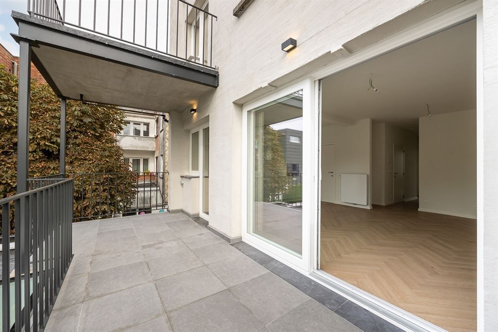 gerenoveerd appartement met zonnig terras foto 3