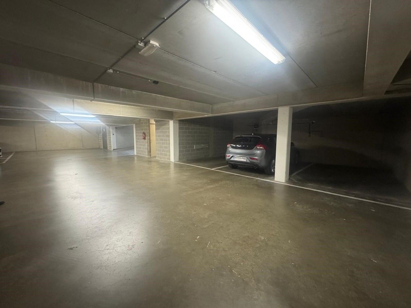 ONDERGRONDSE AUTOSTAANPLAATS P.10 foto 3