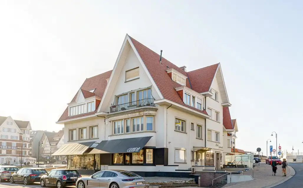 Zonnig 3-slaapkamerappartement in de Concessie, vlak bij zee foto {{pictureIndex}}