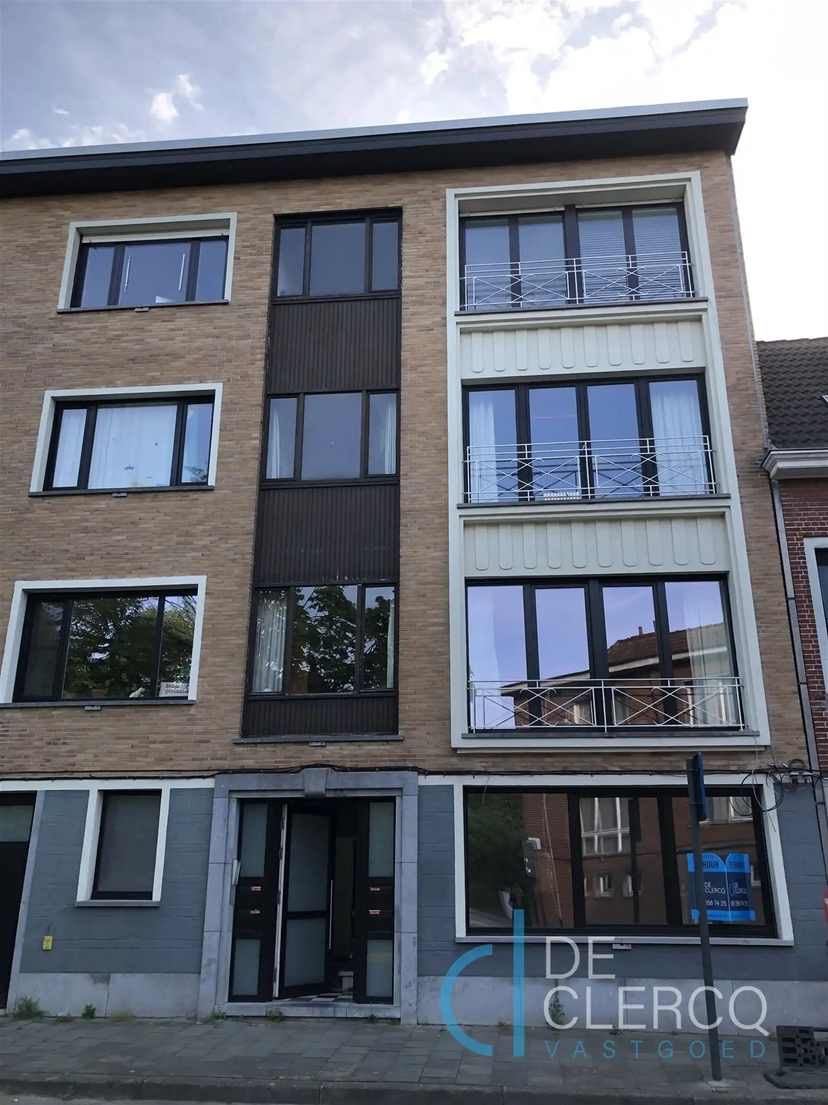 Tuinappartement met garage TE HUUR in Sint-Amandsberg! foto {{pictureIndex}}