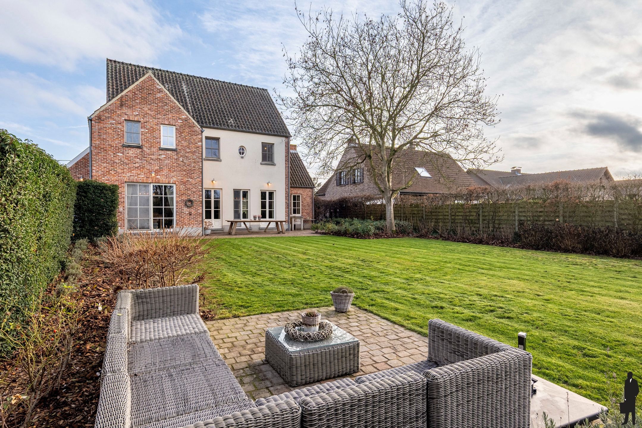 Villa met 4 tot 5 slaapkamers, weiland en paardenstallen (2) foto 34