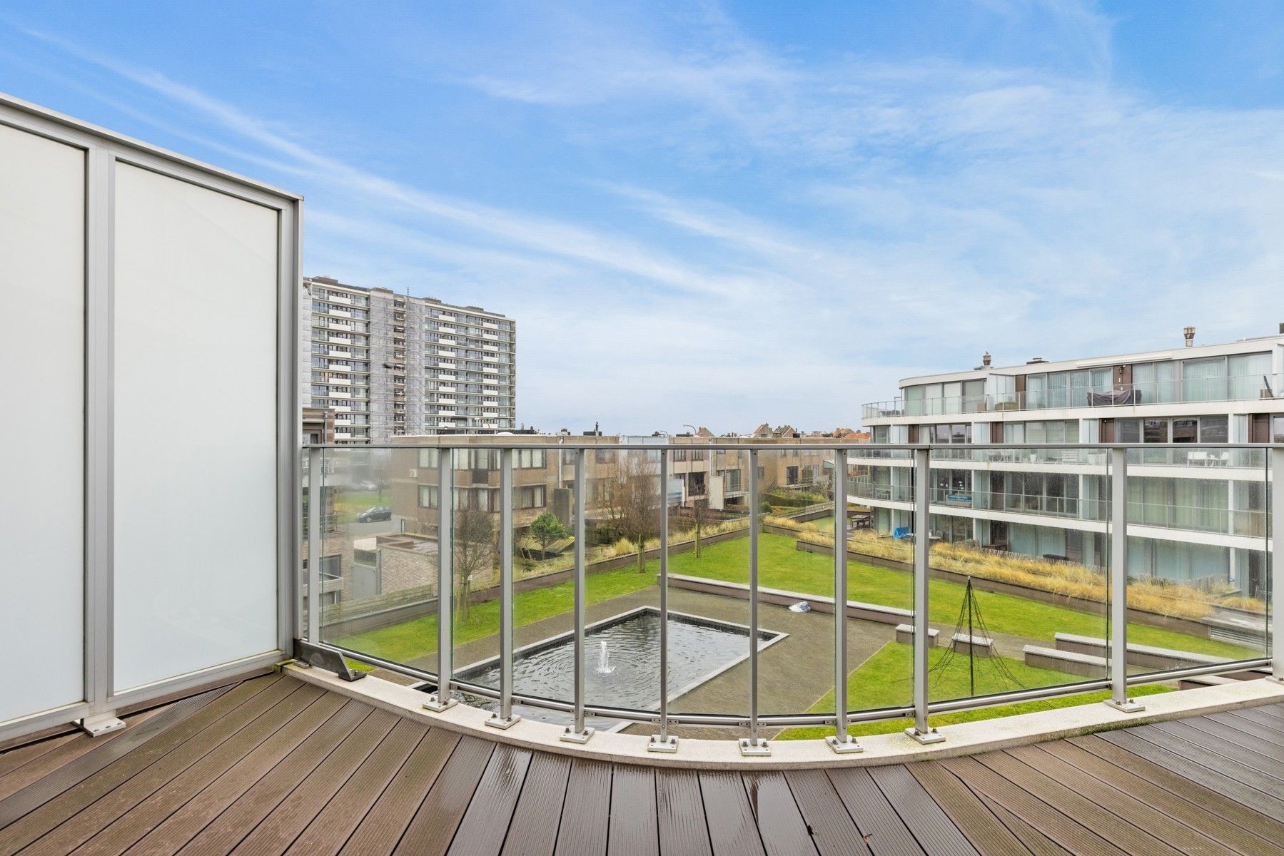 Ruim appartement met 2 terrassen en dubbele garage foto 9
