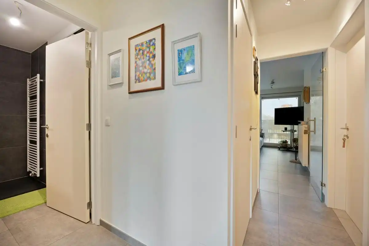Lichtrijk en energiezuinig appartement met 2 slaapkamers te Eeklo foto 8