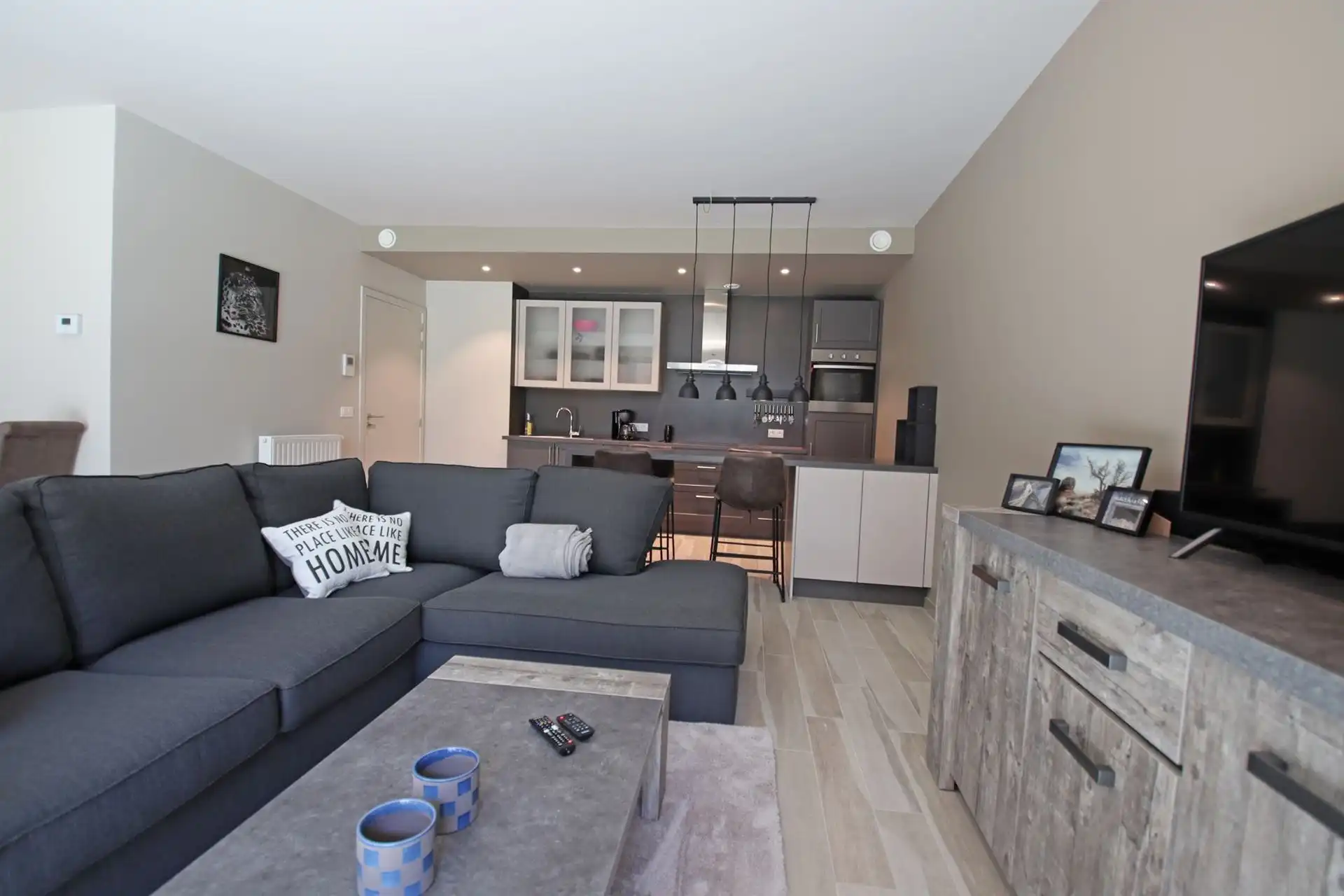 Recent en volledig gemeubeld appartement foto 5