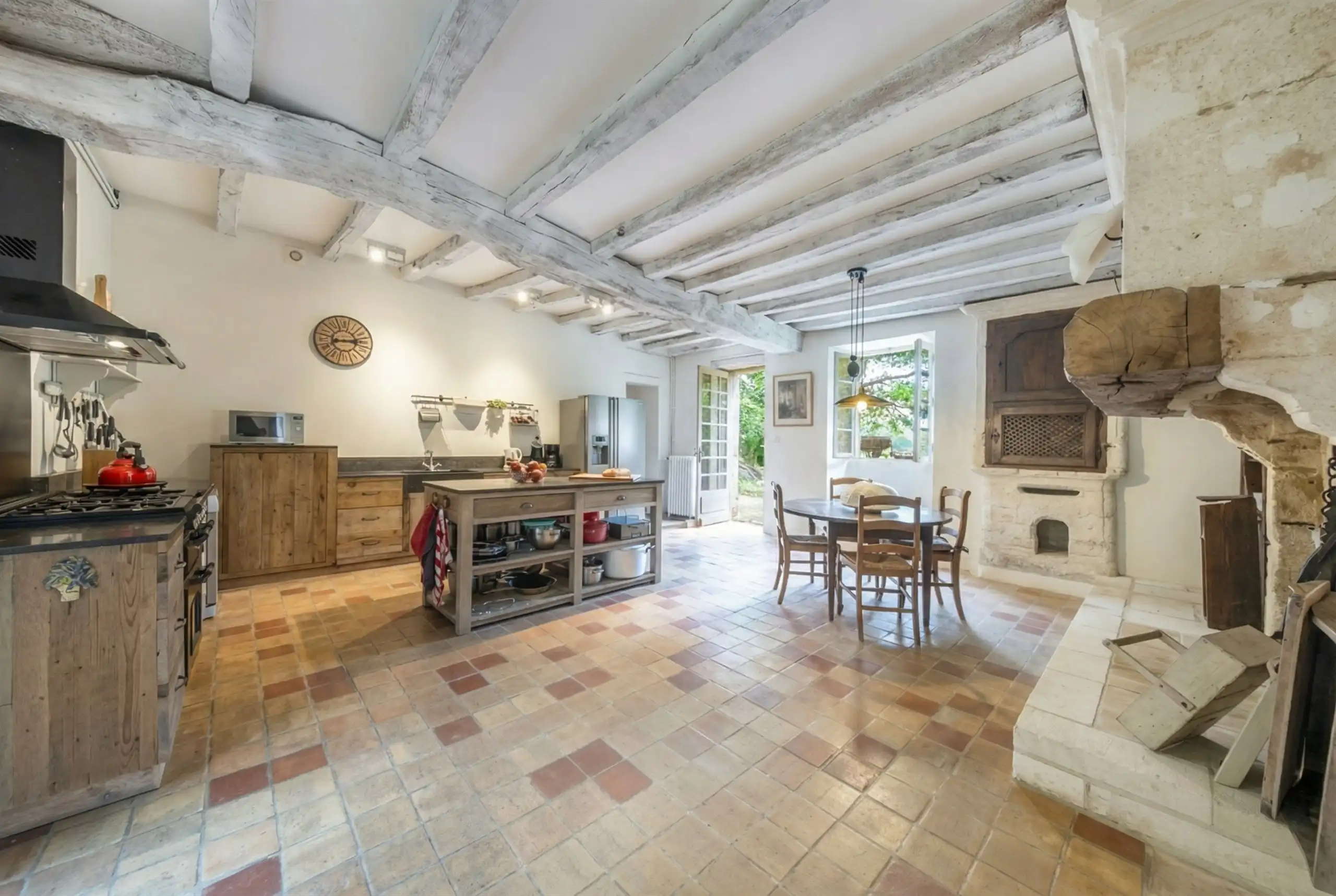 Vakantiegeluk te koop! Romantische eigendom op de heuveltop foto 17