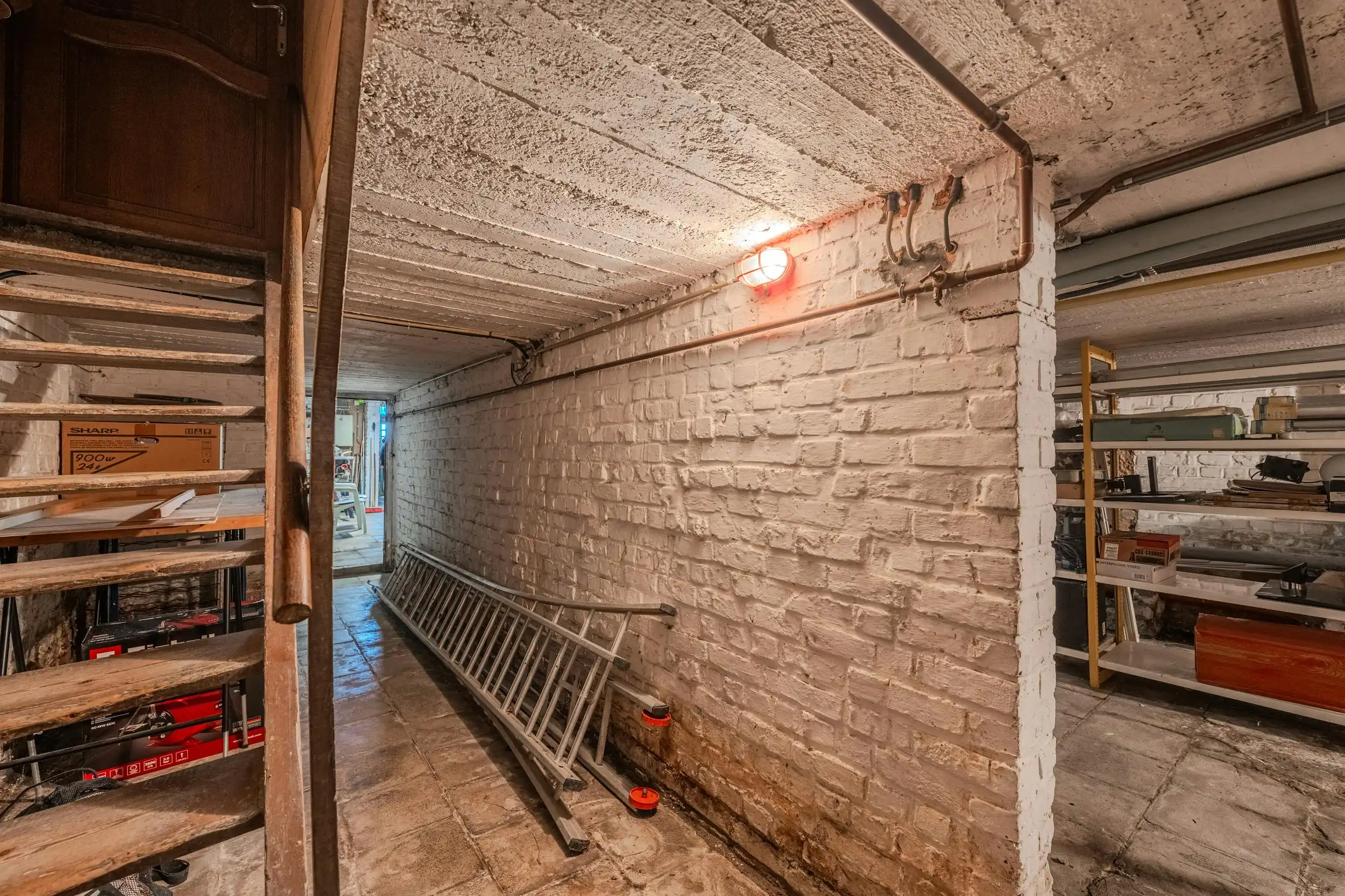 Te renoveren woning met 3 slaapkamers te koop! foto 20