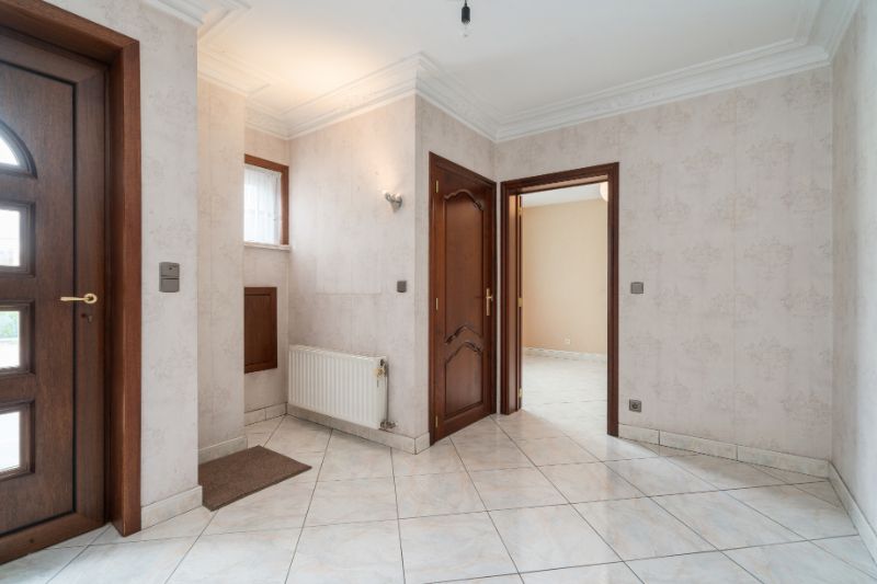 Ruime Instapklare woning 4 slaapkamers ! foto 3