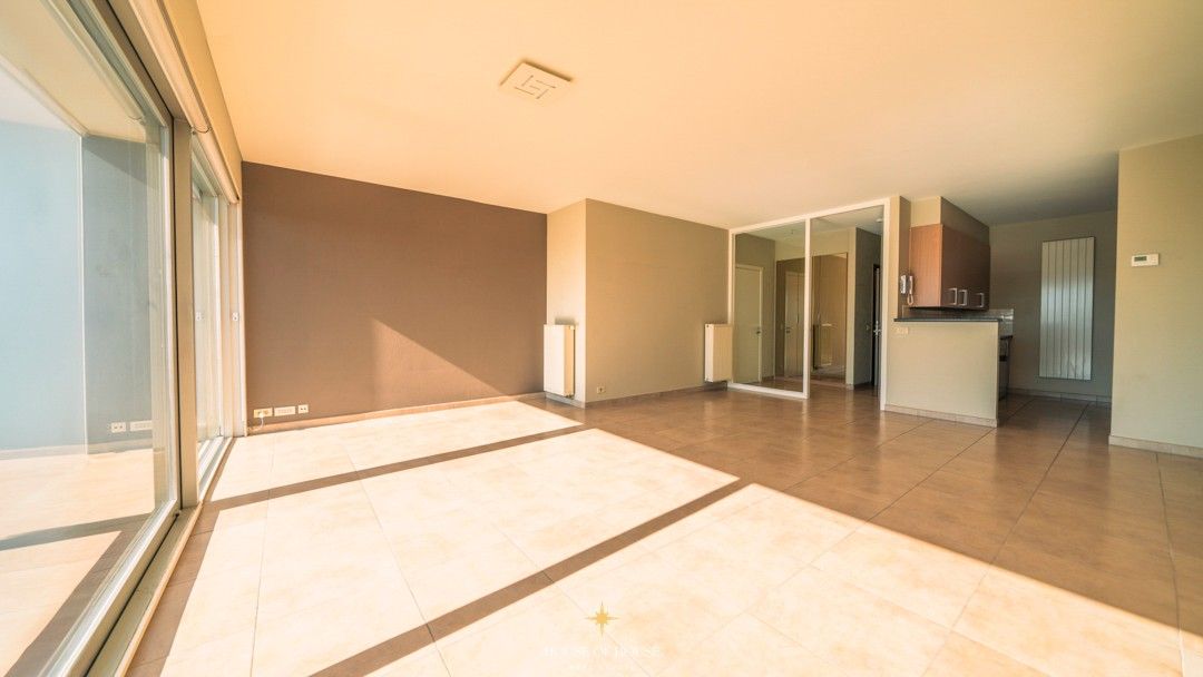 Zonnig en ruim appartement op vierde verdieping met prachtige uitzichten foto 6