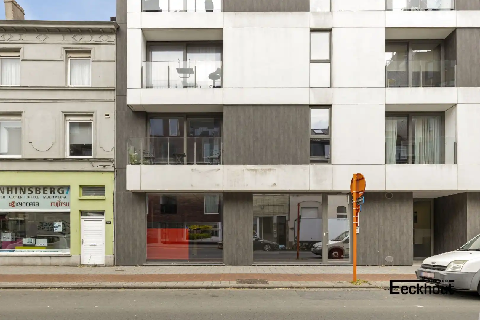 Commerciële handelsruimte van 106 m² op toplocatie in Oostende foto 2