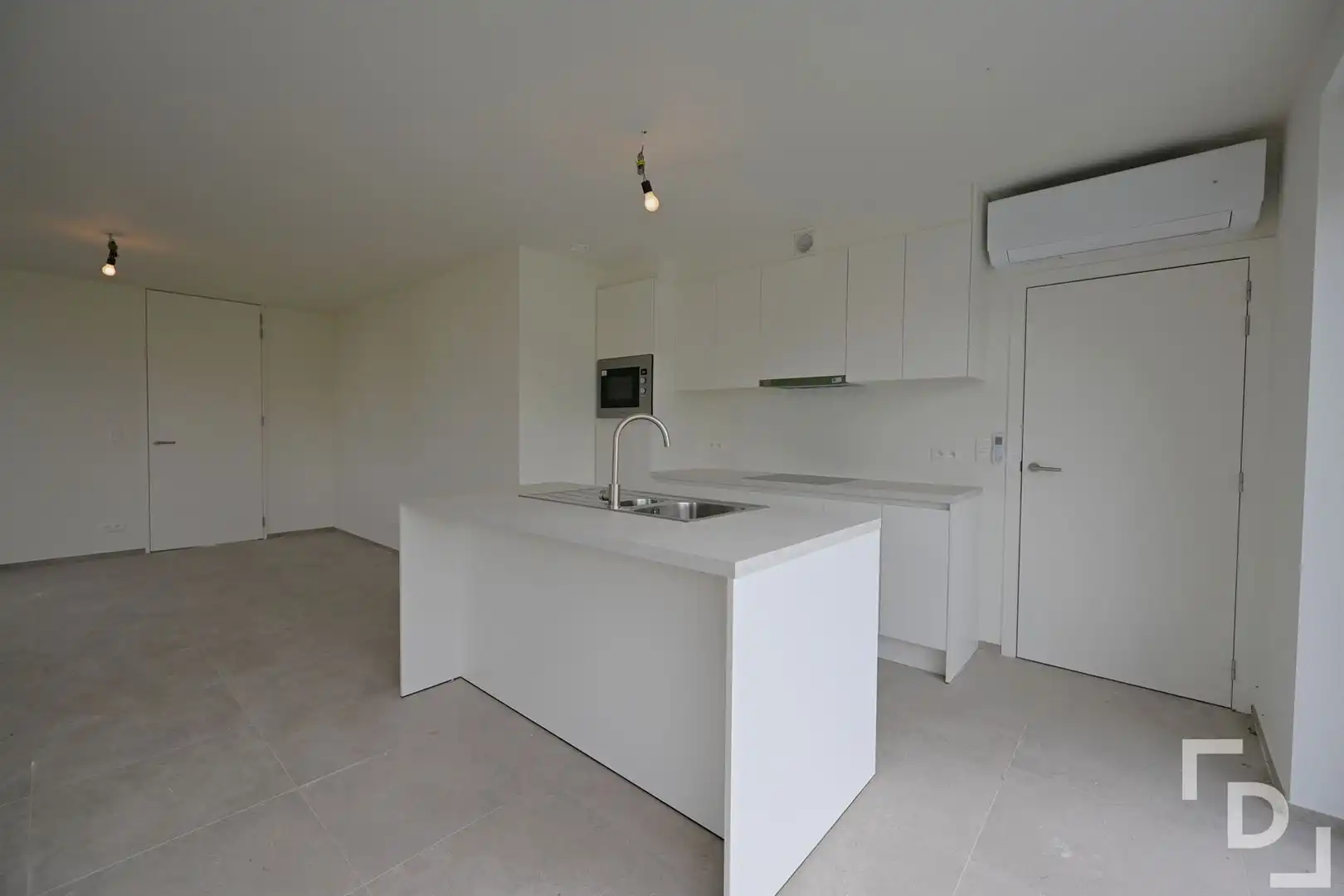 Afgewerkte nieuwbouwwoning te huur in hartje Proven. foto 5