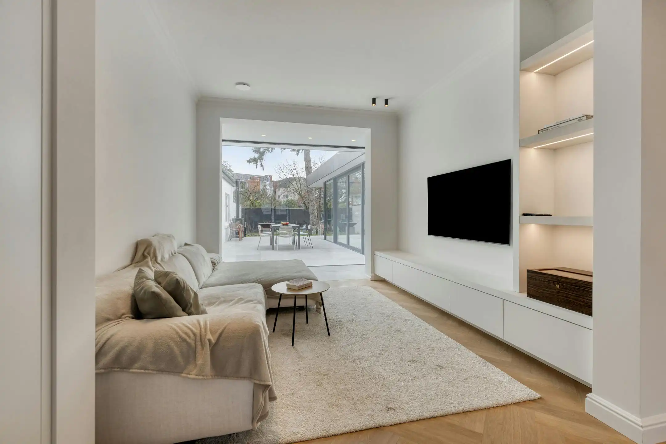 Luxueuze stadswoning met 5 slaapkamers en twee badkamers in Runkst foto 5