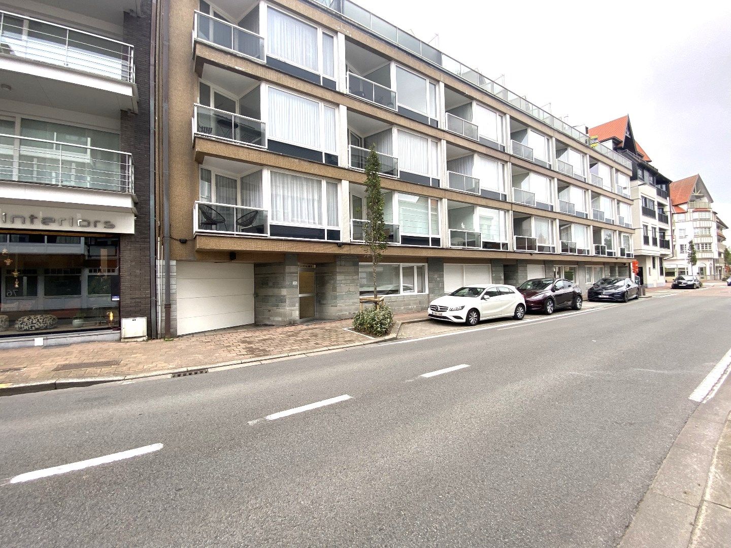 Goed toegangelijke parkeerplaats foto {{pictureIndex}}