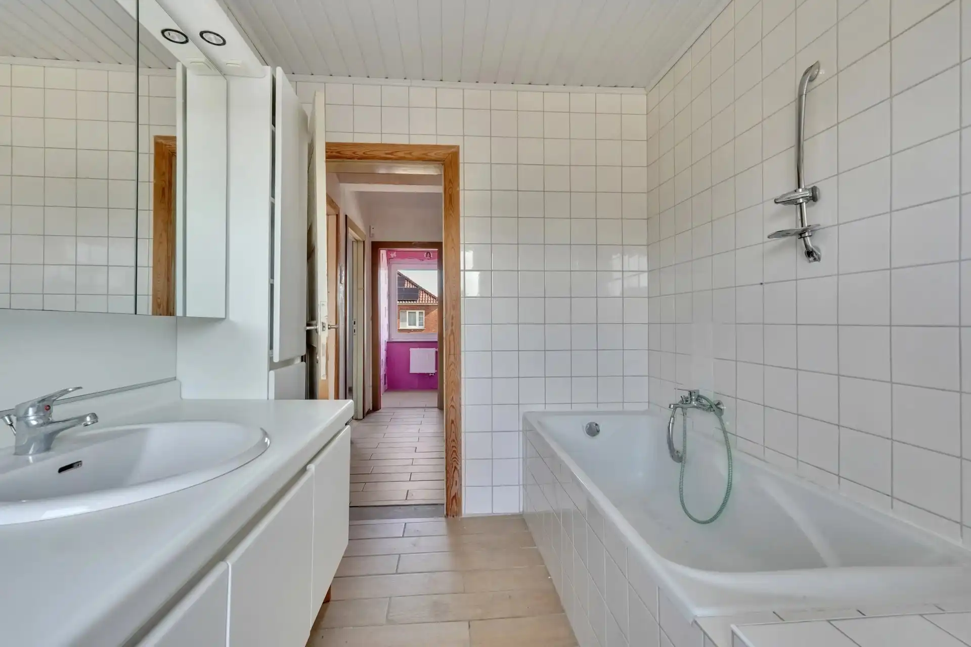 Gerenoveerde woning net buiten de ring foto 11