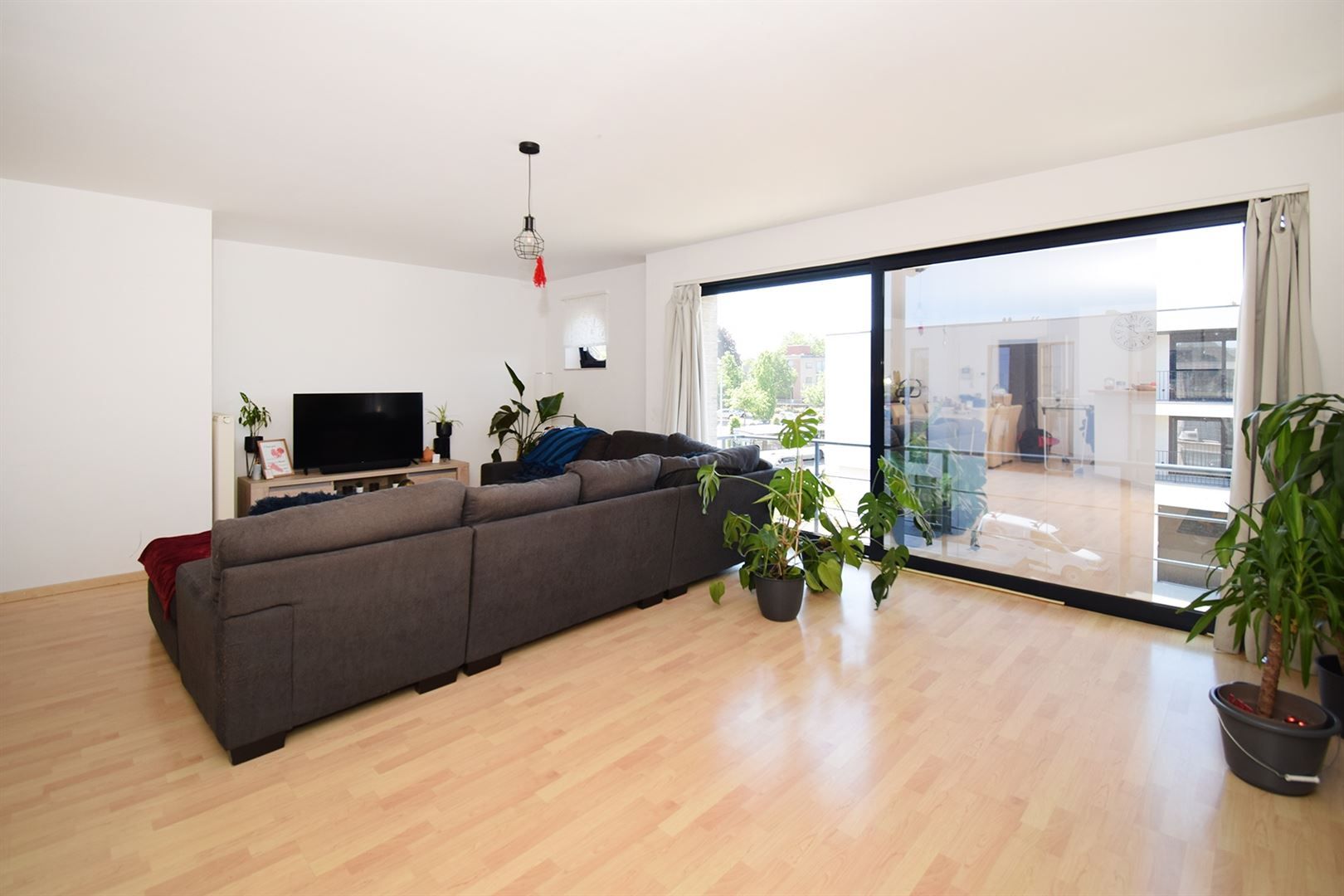Centraal gelegen appartement met 2 slpk en terras. foto 3
