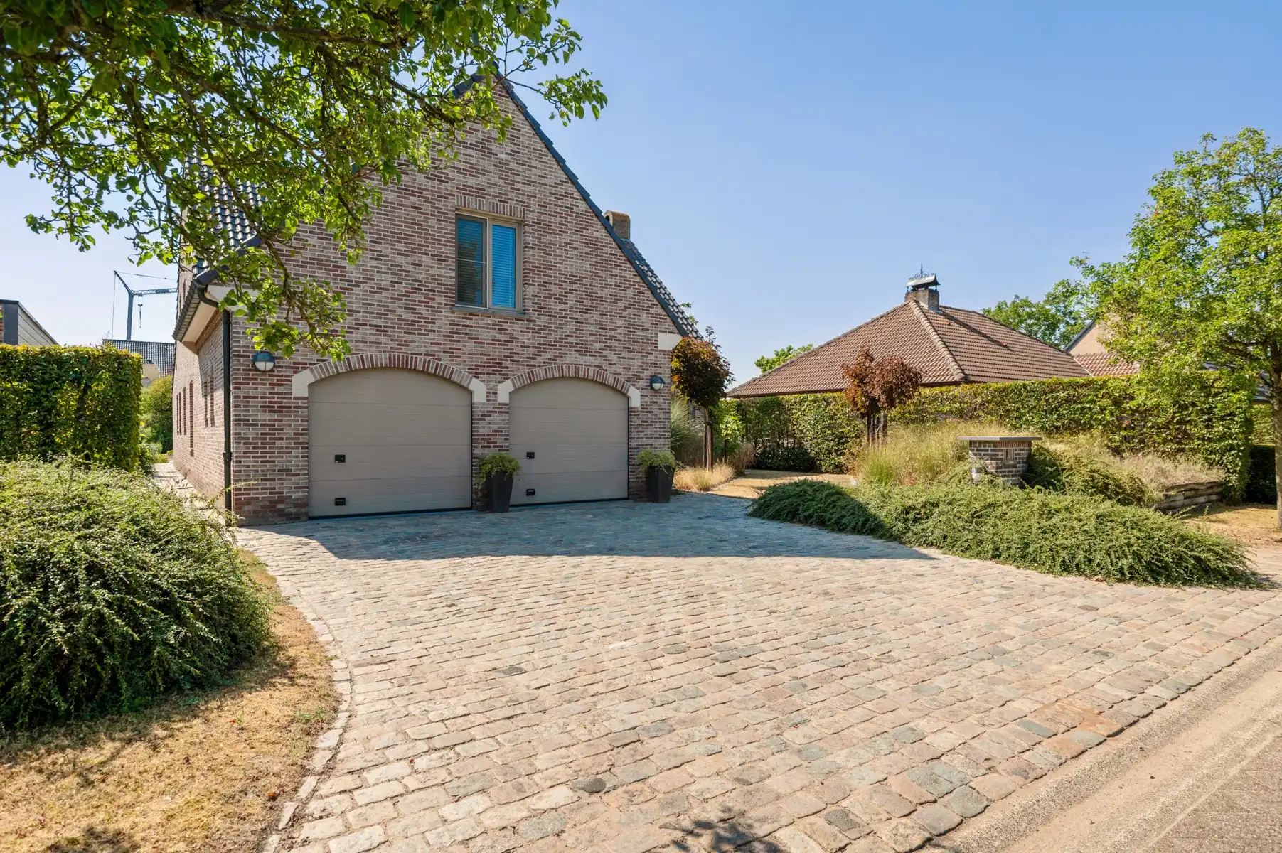 Ruime en lichtrijke villa in rustige, groene omgeving foto 4