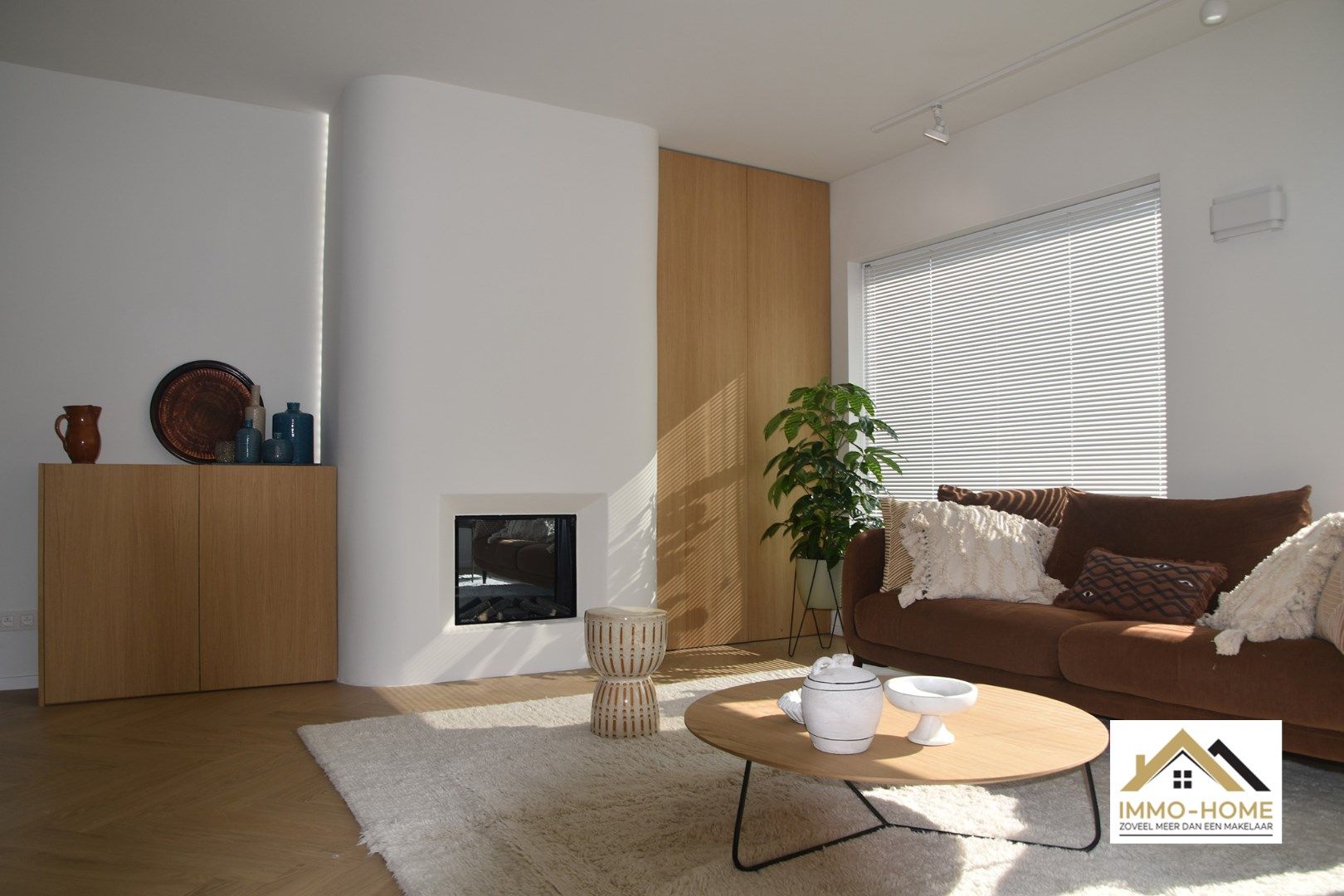 Stijlvolle moderne woning met smart home in Zwijnaarde foto {{pictureIndex}}