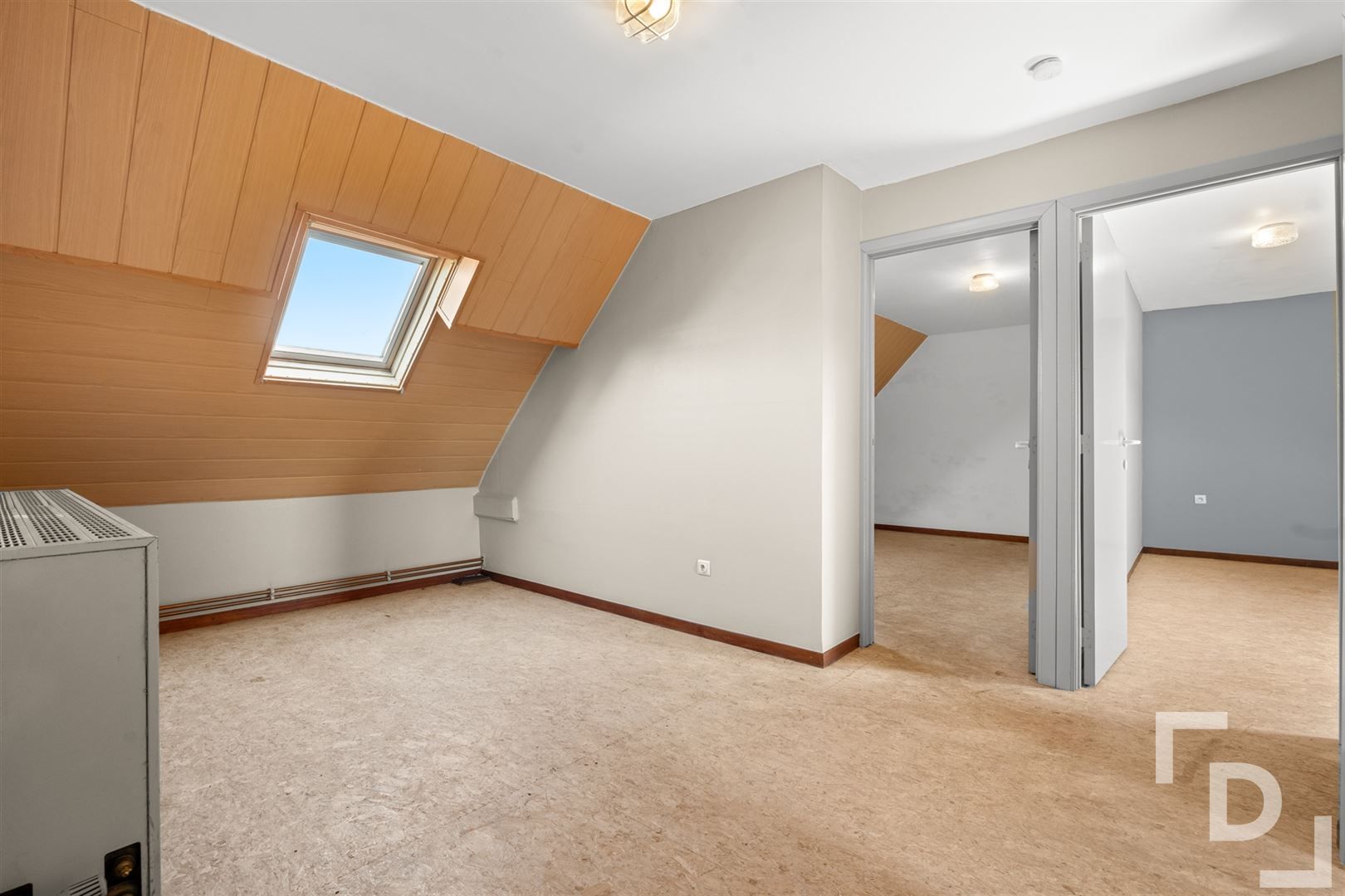 Vrijstaande woning op ruim perceel te koop te Vlamertinge. foto 13