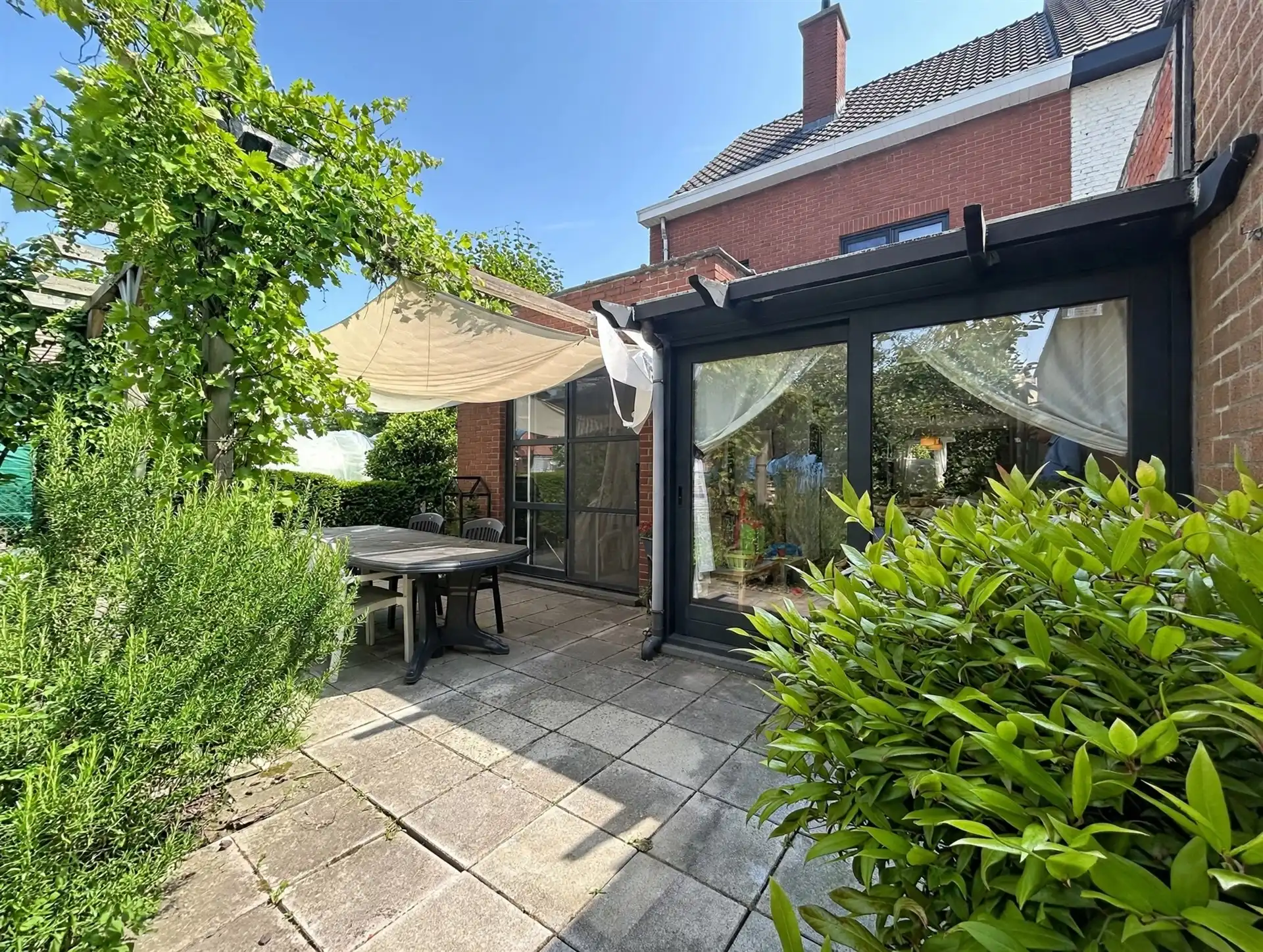 instapklare half open bebouwing met 3 slaapkamers op perceel van 349m² foto 5