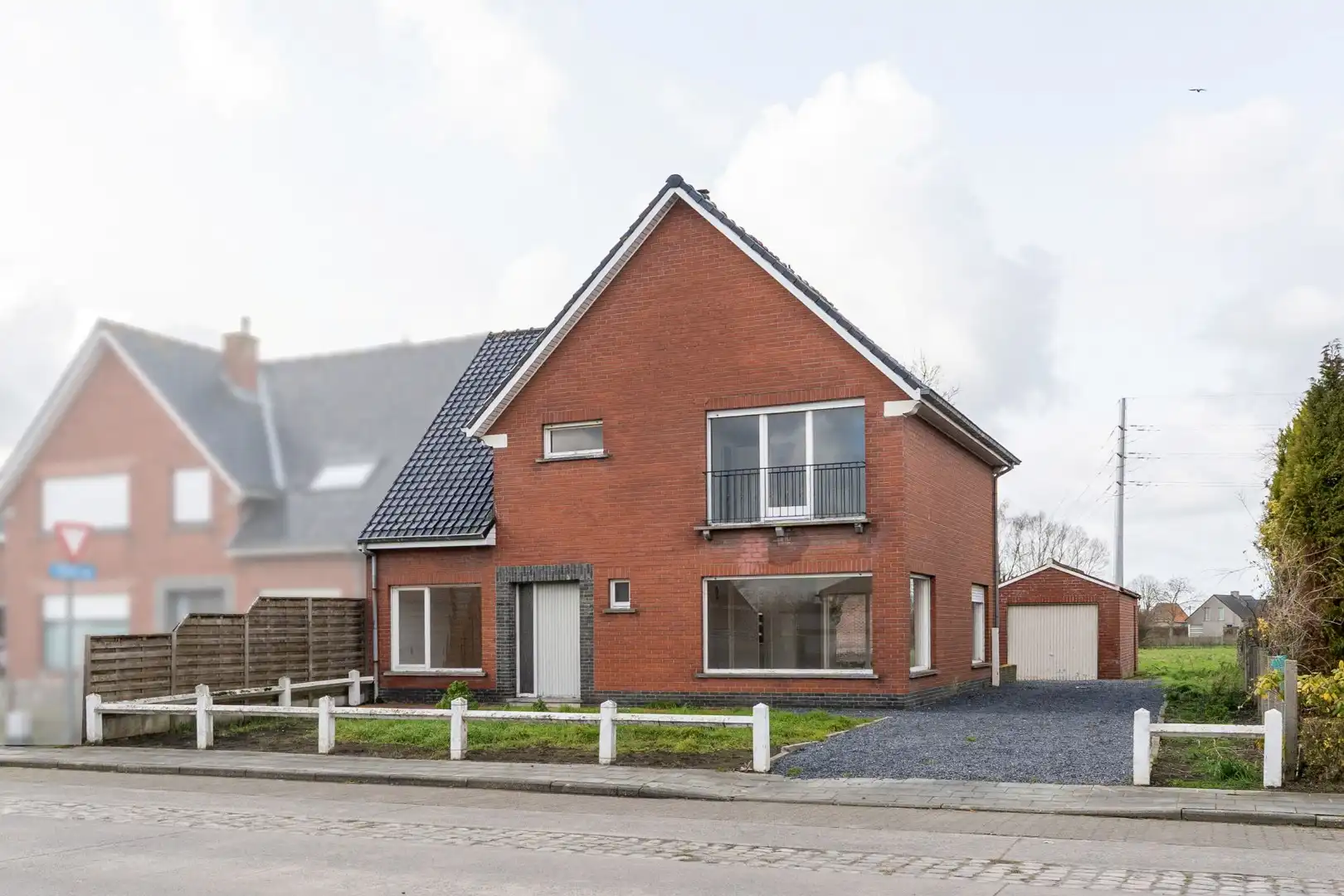 Halfopen blikvanger met grote tuin en 4 slaapkamers in rustige woonwijk in koekelare foto 8