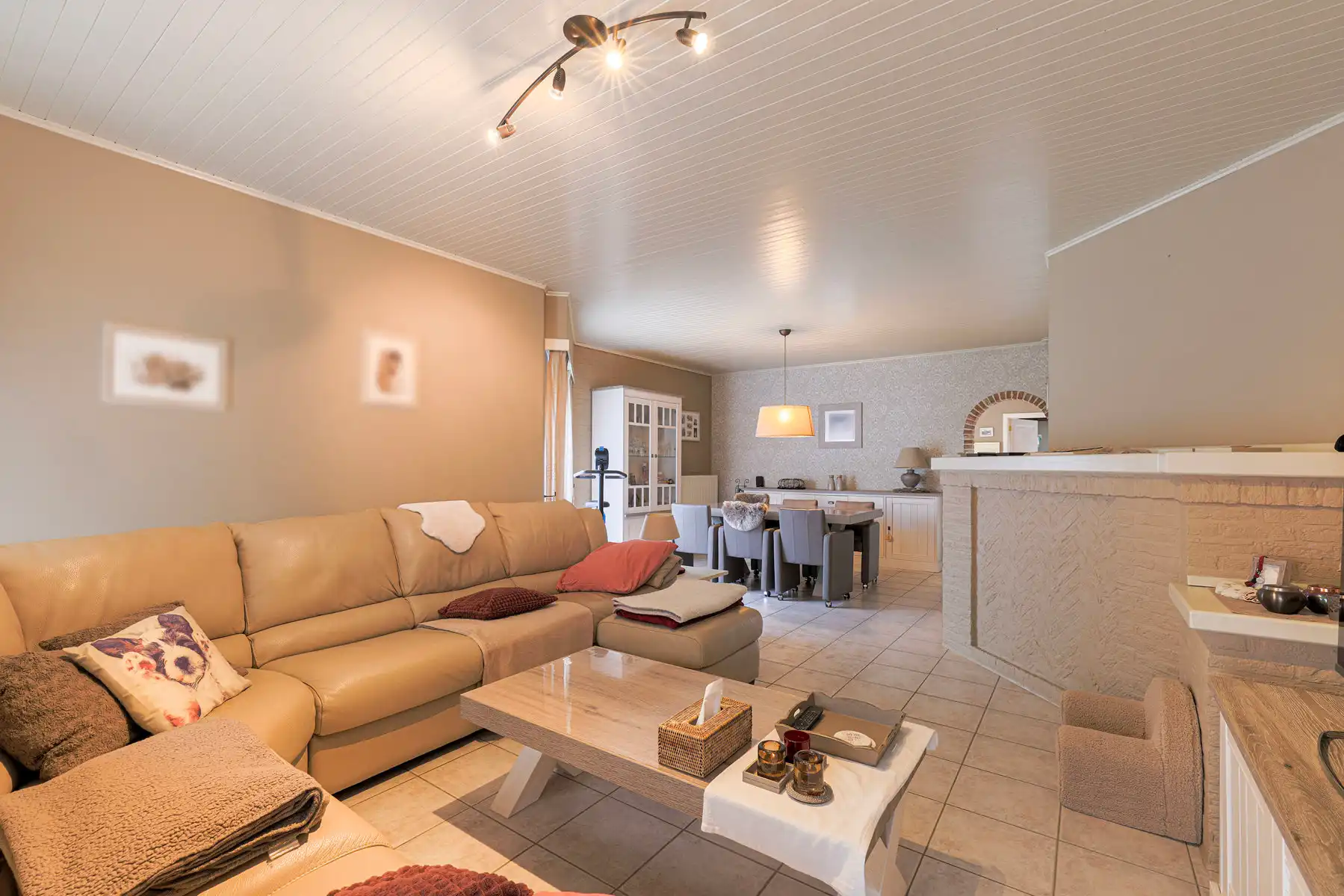 Instapklare woning met 3 slpkrs op een grond van 1.295m² foto 7
