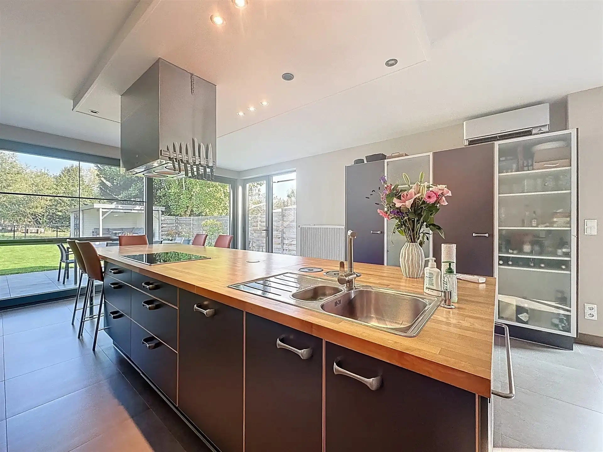 Prachtige, energiezuinige woning met 4 slp en garage op perceel van 318m². foto 6