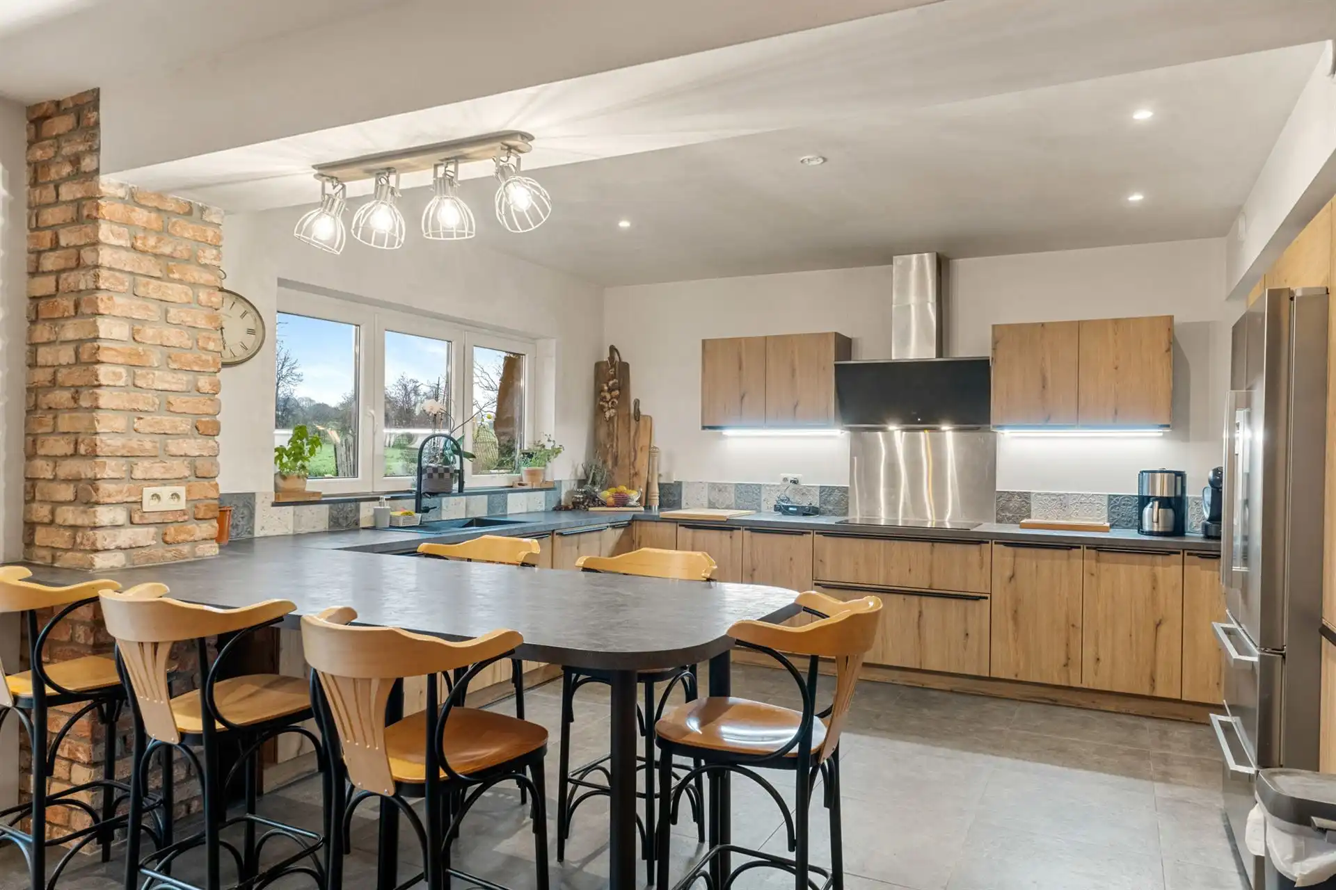Ruime en energiezuinige woning met studio en tuin in Gaurain foto 11