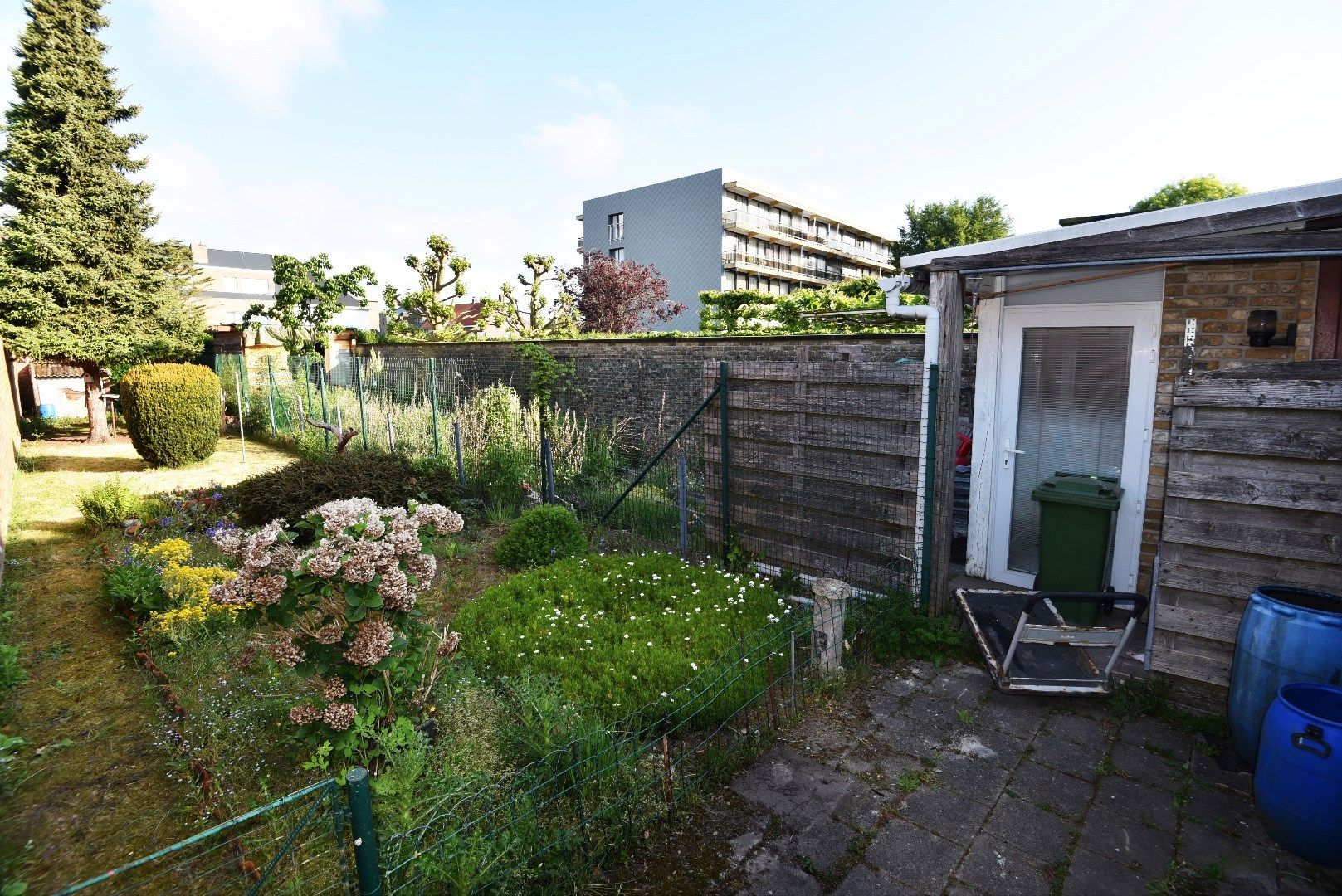 Charmante te renoveren woning  mooi gelegen te centrum Eeklo foto 9