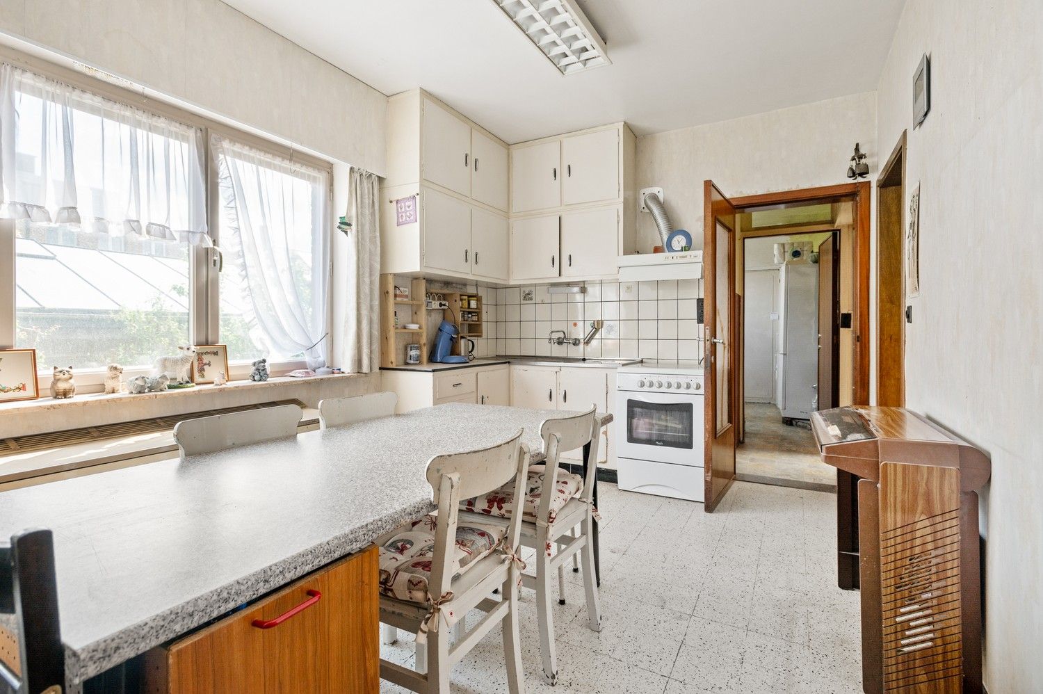 Te renoveren woning met magazijn en veel potentieel op toplocatie in Lint foto 8