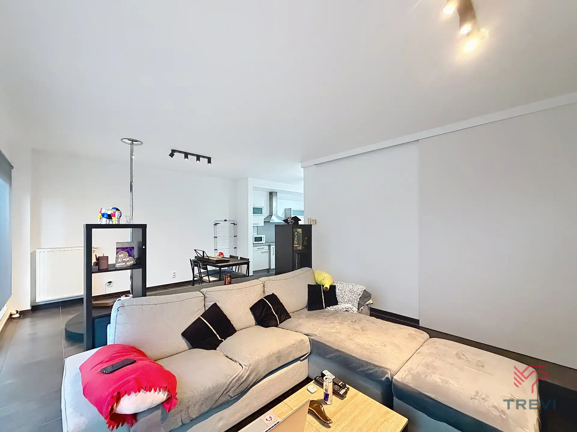 Prachtig appartement met 1 slaapkamer en terras  foto {{pictureIndex}}