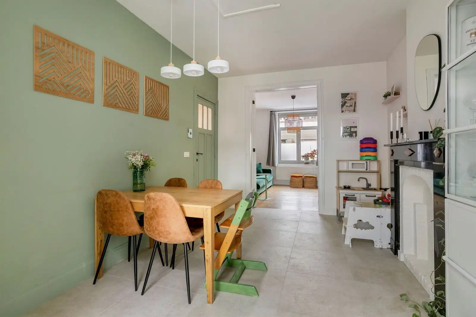 Instapklare en gerenoveerde woning met 3 slaapkamers, bureau en gezellige tuin in Halle foto 6
