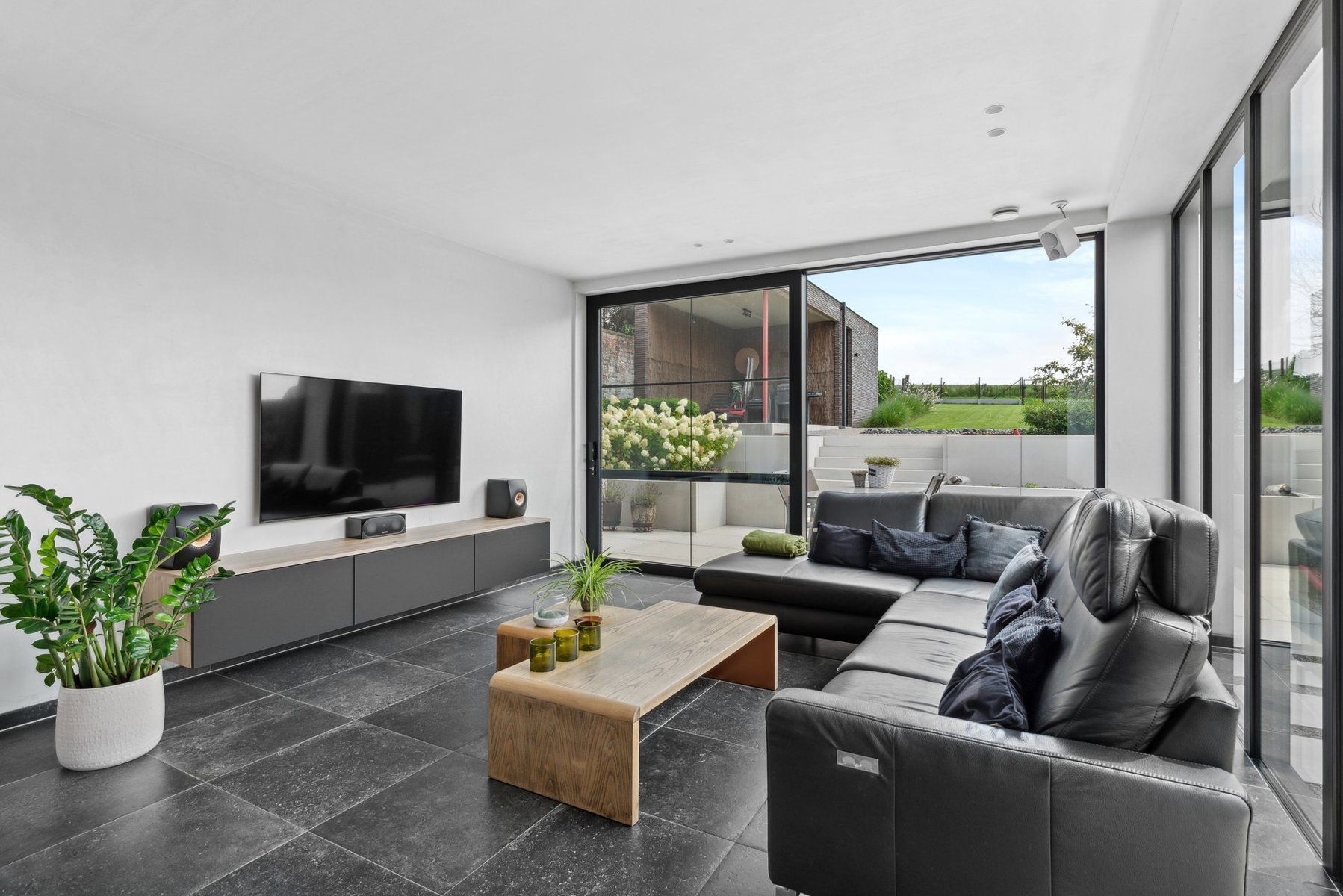 Moderne nieuwbouwwoning in landelijke omgeving foto 5