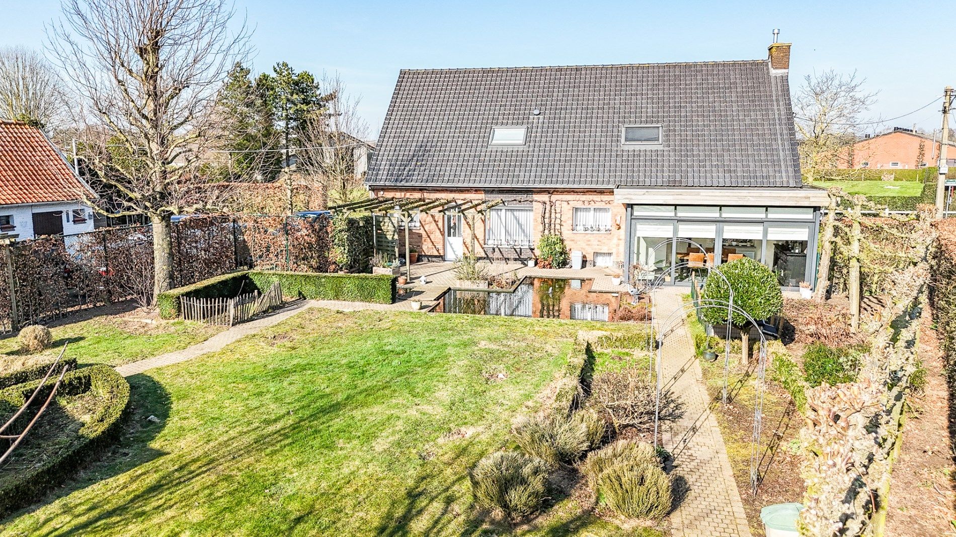 Karaktervolle villa met loodsen te koop in Torhout! foto 15