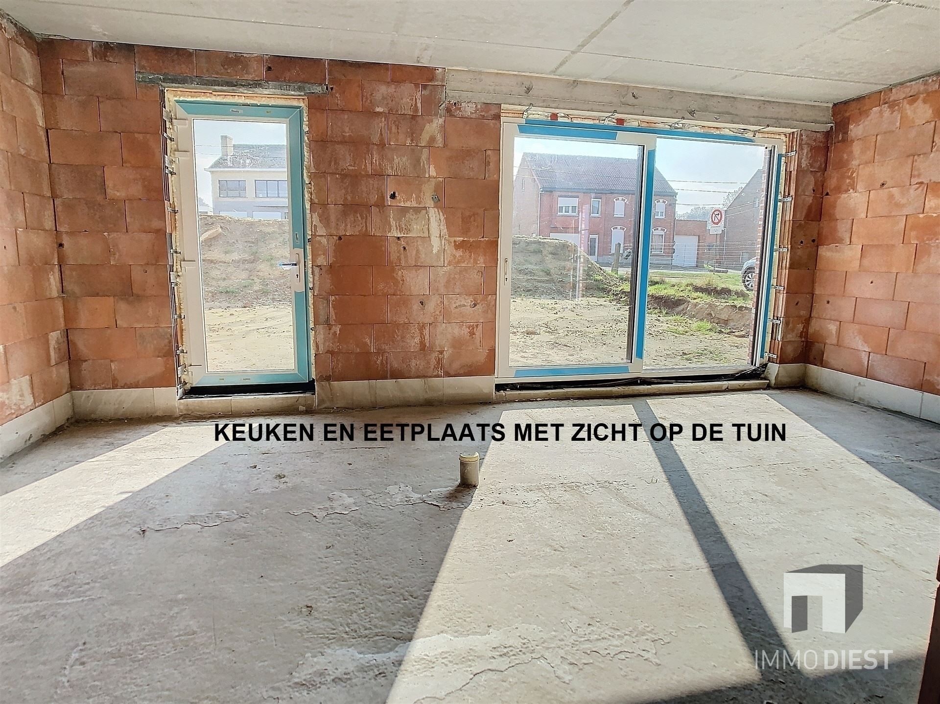 Nieuwbouwwoning met ruime leefruimtes en knappe zolder.  foto 11