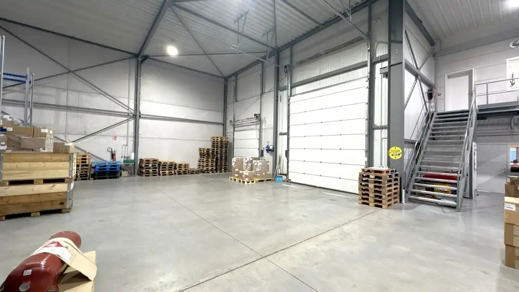 Logistiek bedrijfspand te koop aan A12 in Willebroek foto 2
