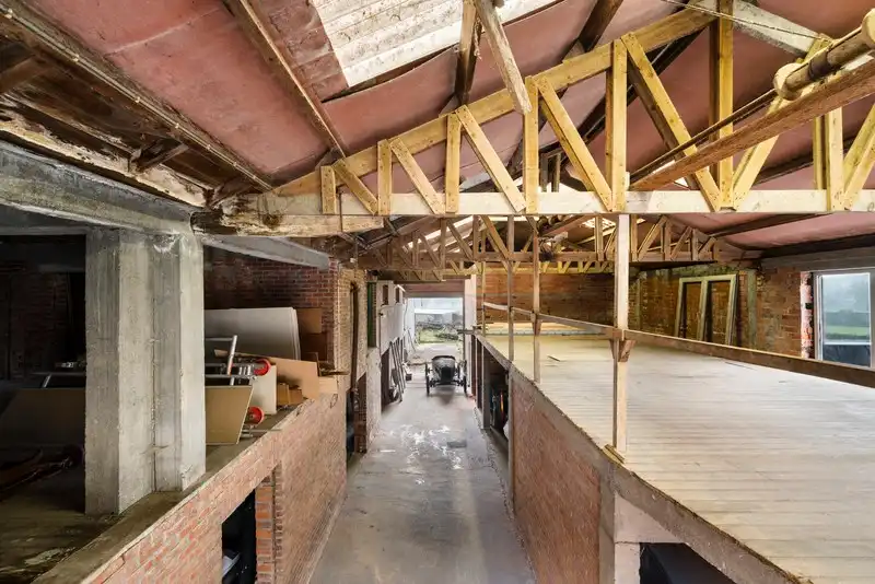 Multifunctionele eigendom in landelijk Hooglede! foto 8