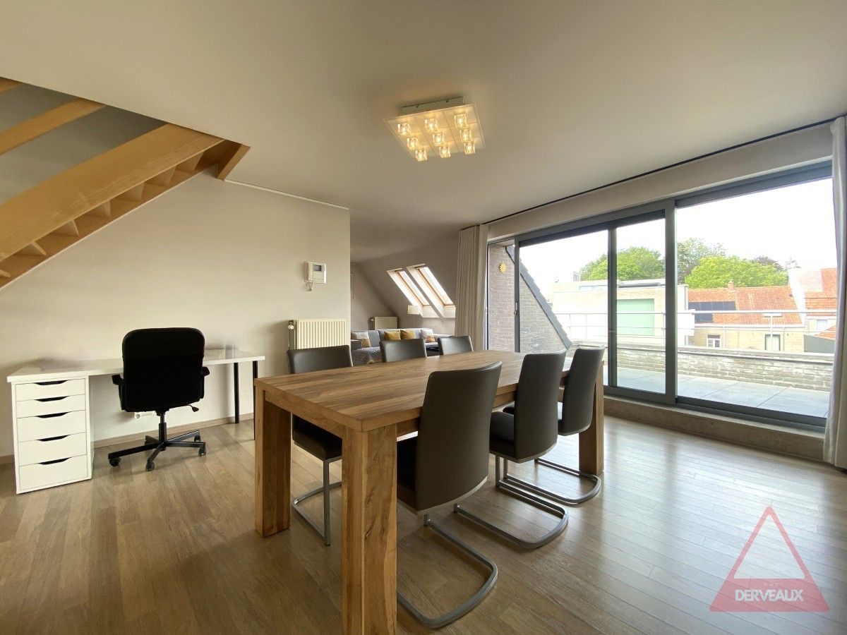 Rumbeke – Lichtrijk duplexappartement met 2 slaapkamers en garage foto 6