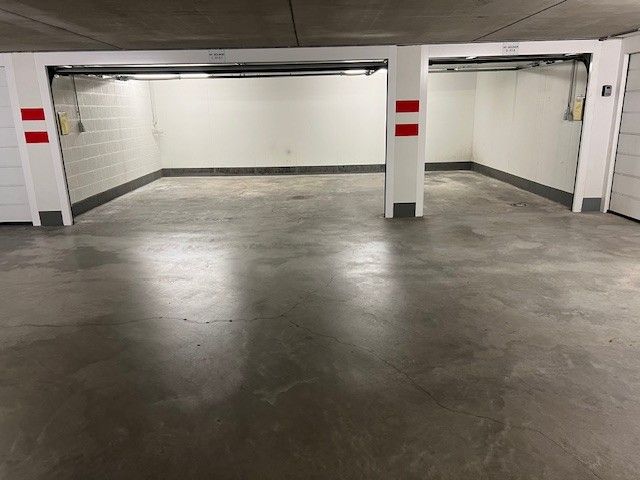 GUNSTIG GELEGEN ONDERGRONDSE GARAGE TE HUUR IN EVERGEM foto 2