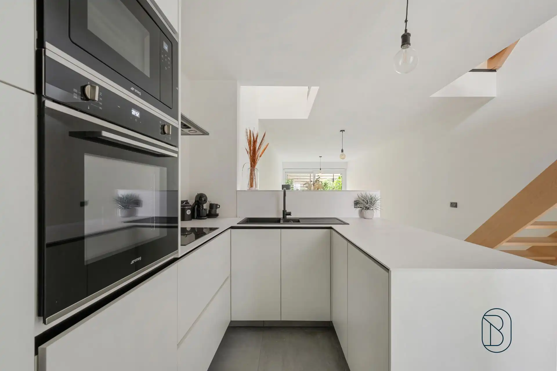 Mooie nieuwbouwwoning met 3 slk en 2 badkamers, + tuin foto 8