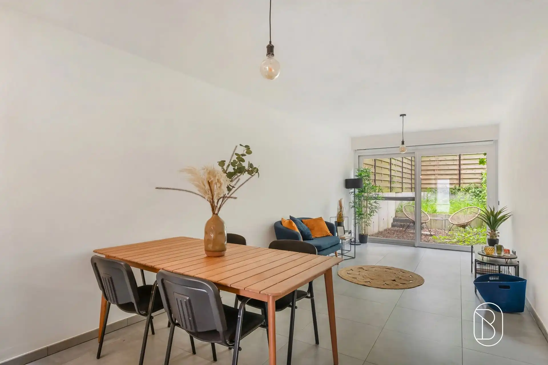 Mooie nieuwbouwwoning met 3 slk en 2 badkamers, + tuin foto 4