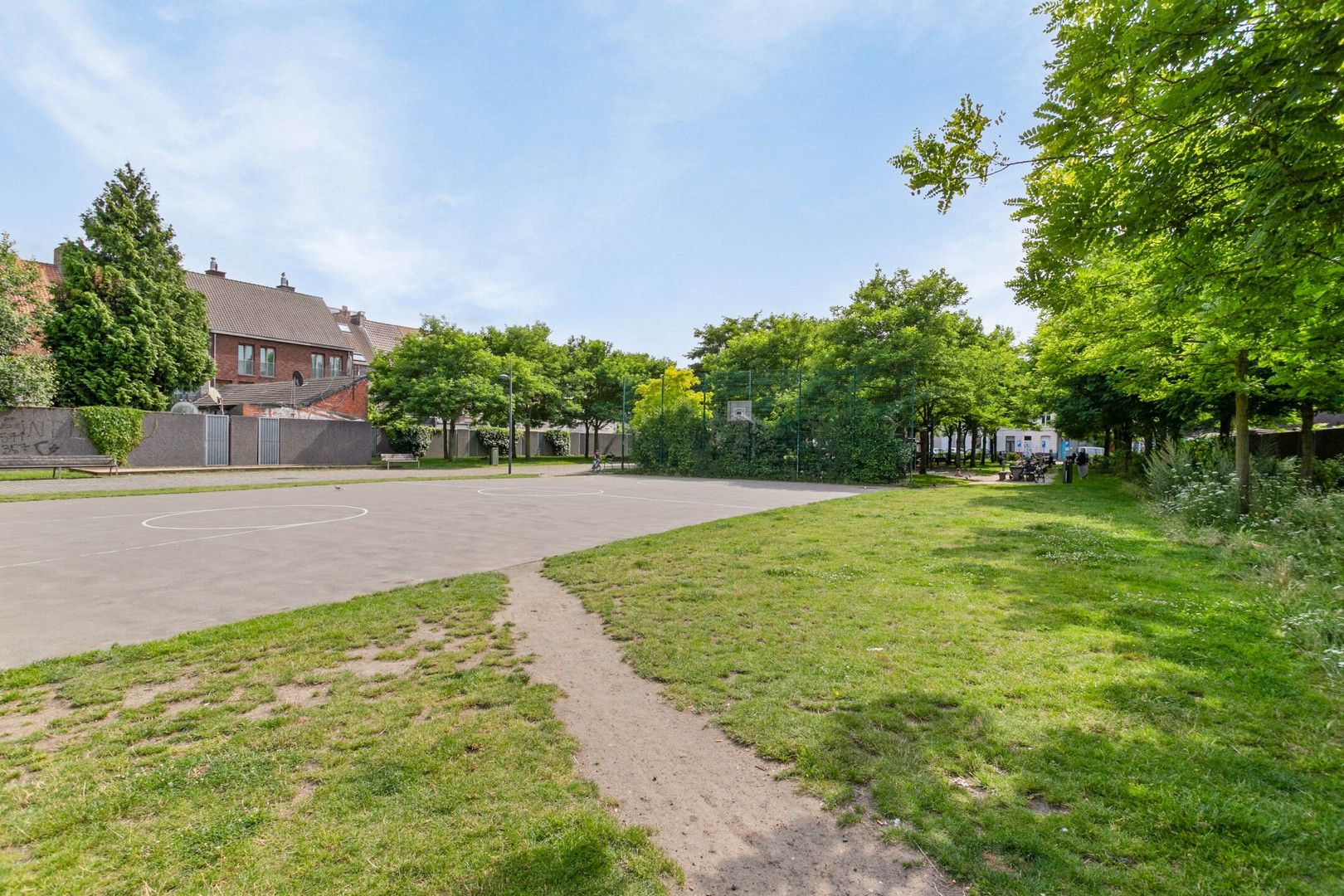 Instapklare woning met 4 slaapkamers en zuidgericht stadsterras foto 15