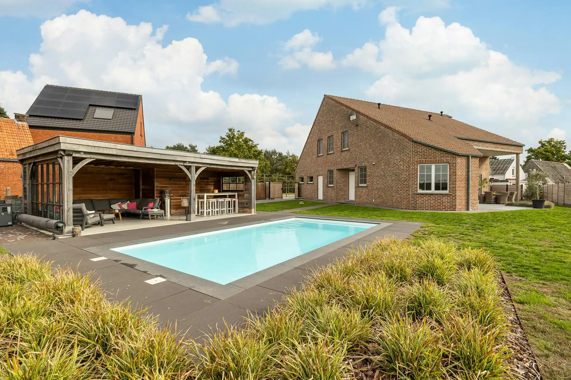 gerenoveerd huis met zwembad op 17 are te koop in Kasterlee foto 4