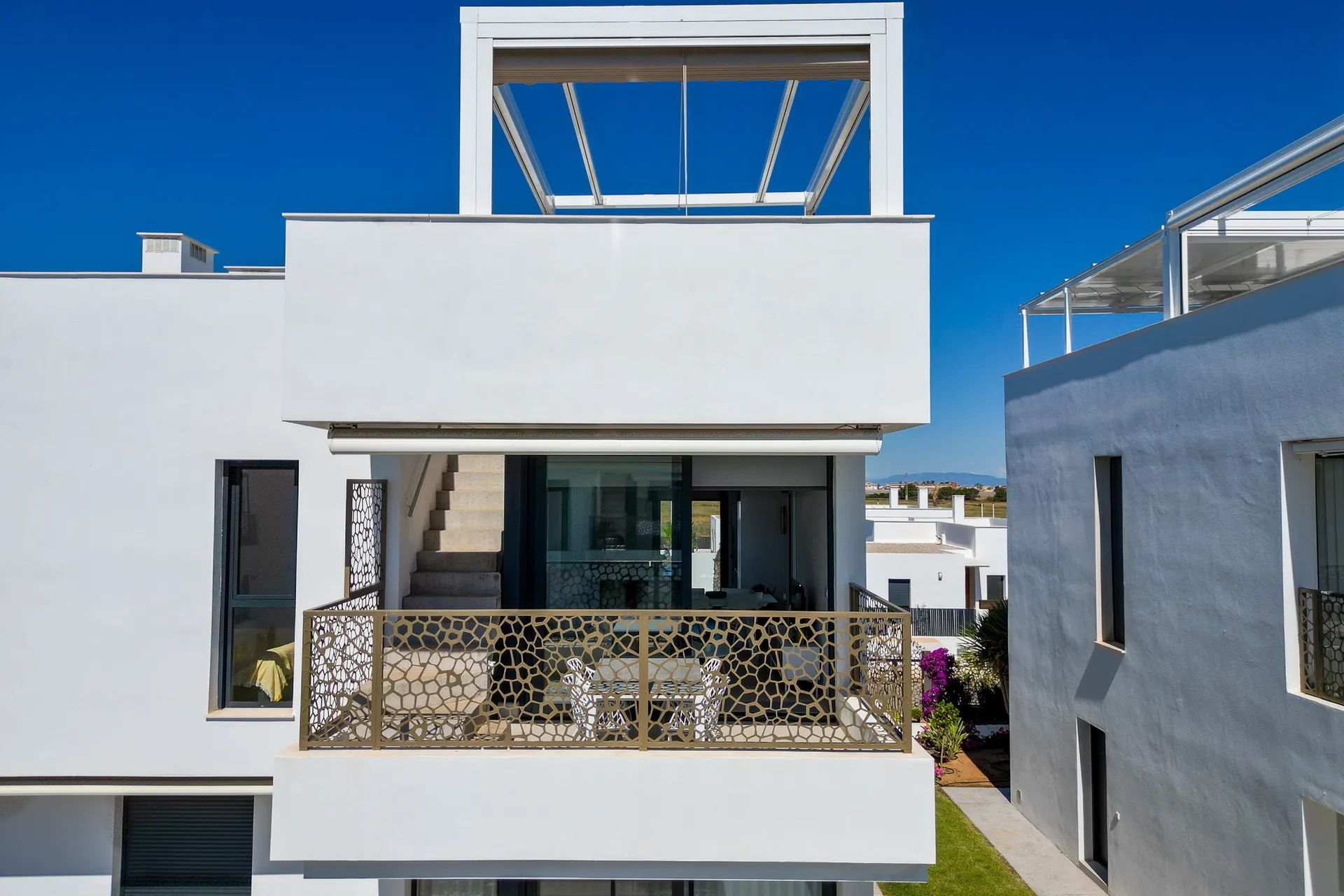 Direct genieten: instapklaar penthouse op toplocatie aan de kust foto 28