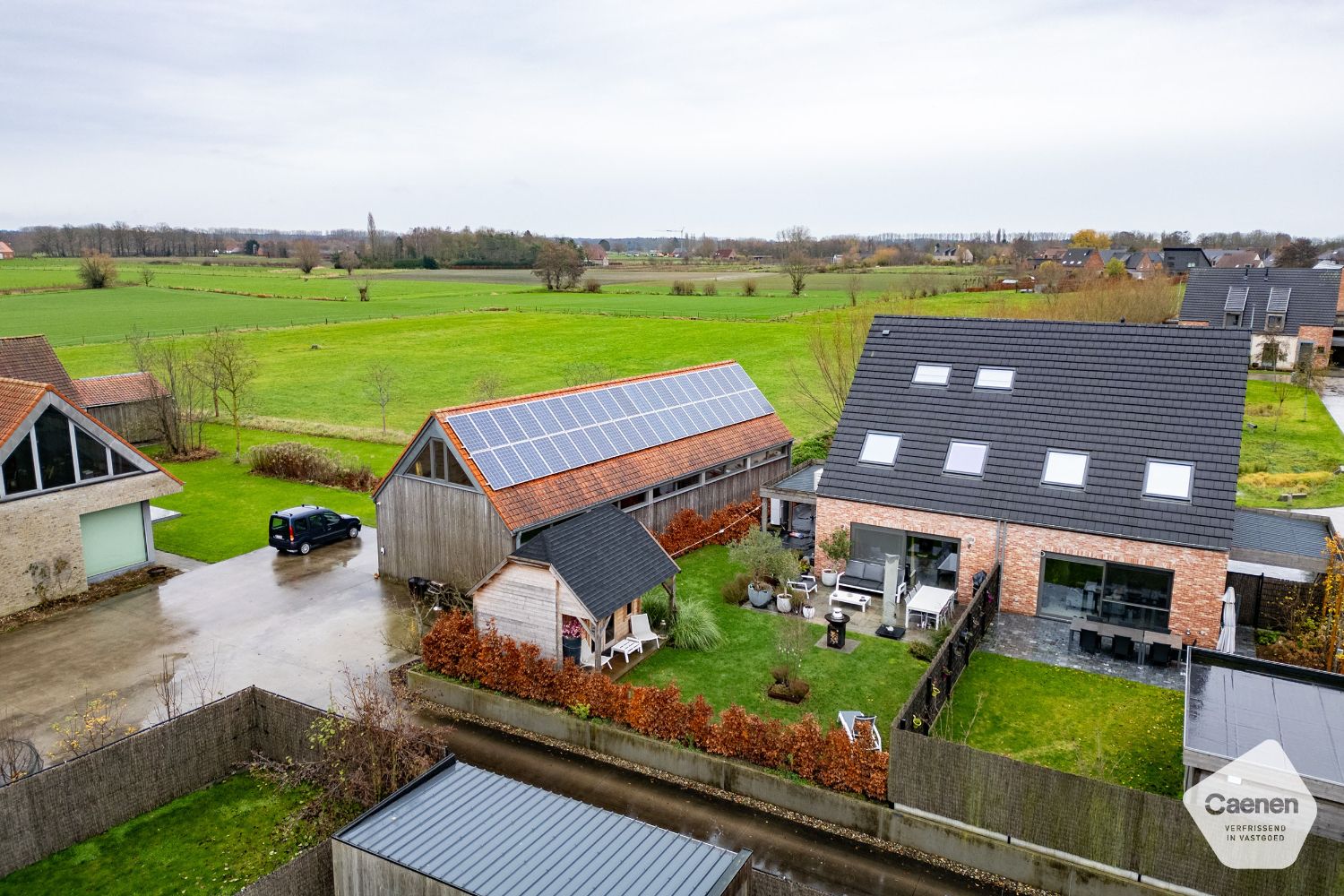 Recente instapklare woning ( BJ 2021) in een doodlopende straat met 4 slaapkamers, carport en tuin. foto 19