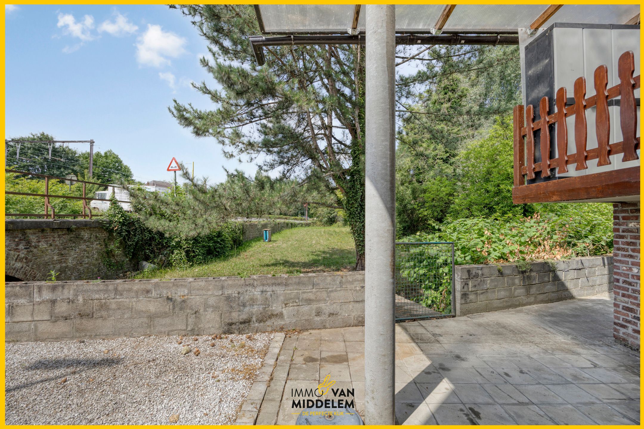 3-GEVELWONING MET 3 KAMERS, BUREAU EN TUIN foto 19