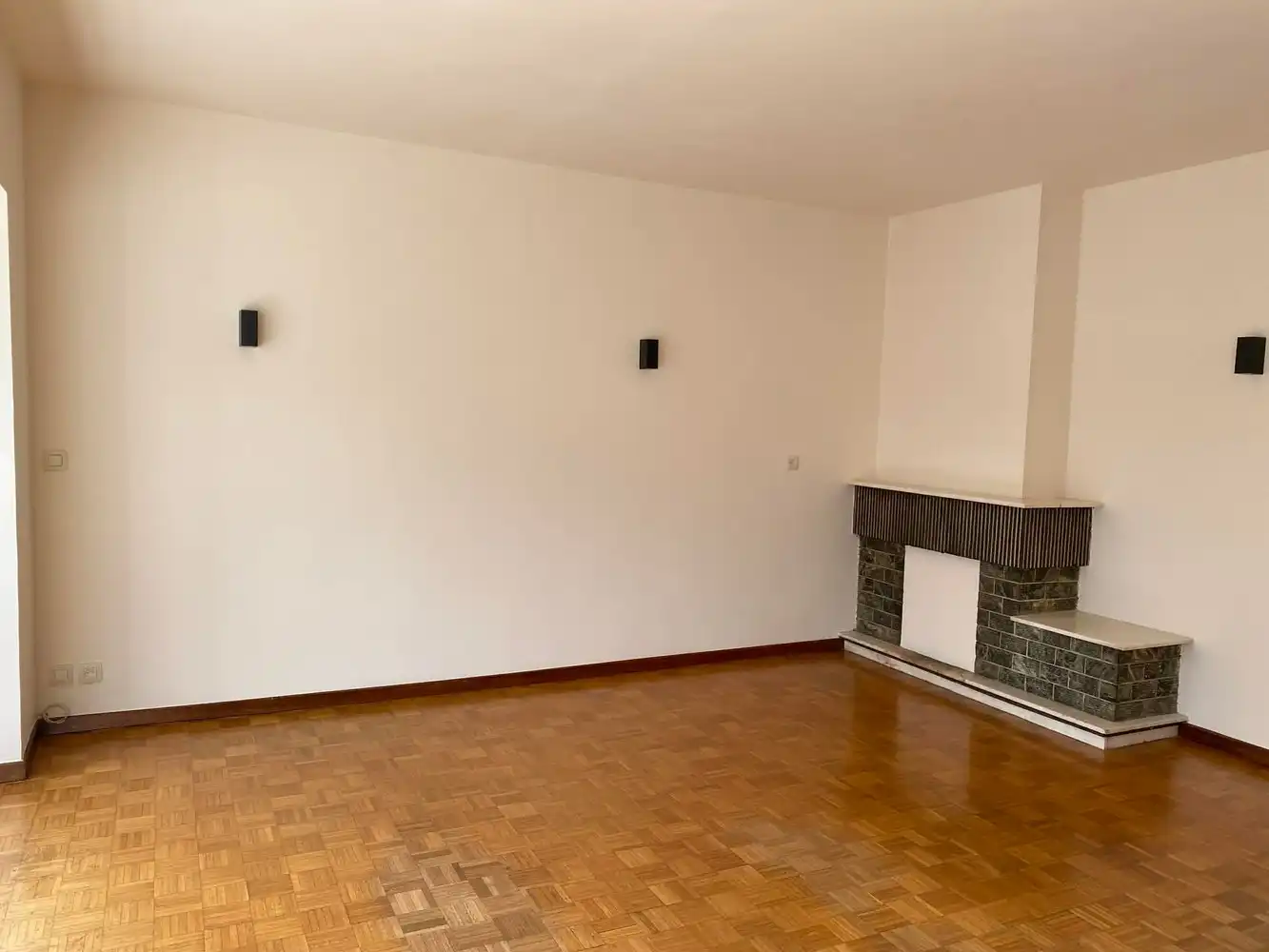 Te huur: Ruim 2-slaapkamerappartement met grote tuin in Drogenbos foto 2