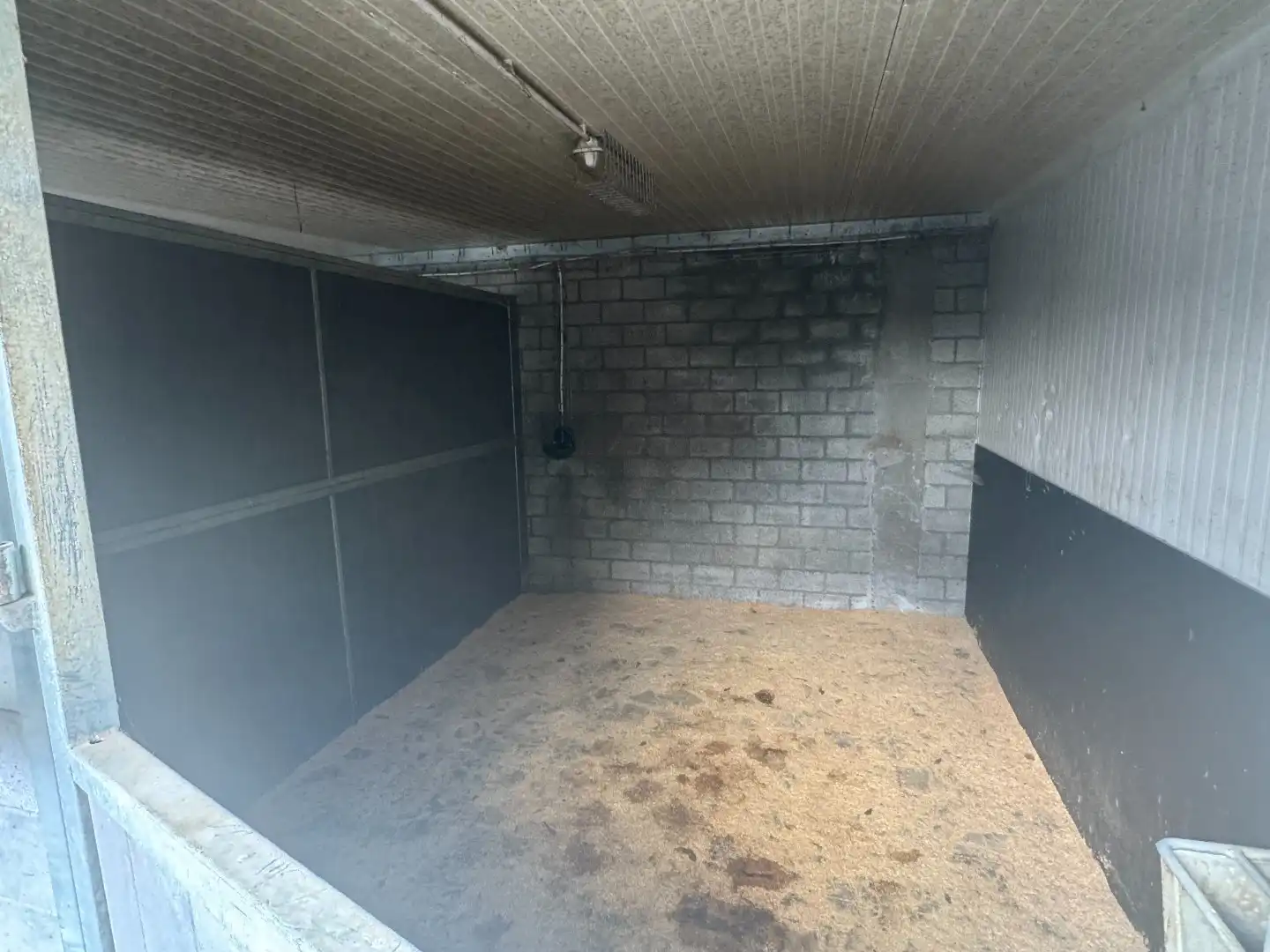 TE HUUR: 5 paardenboxen en uitloopweide (500m²) te Bavikhove foto 6