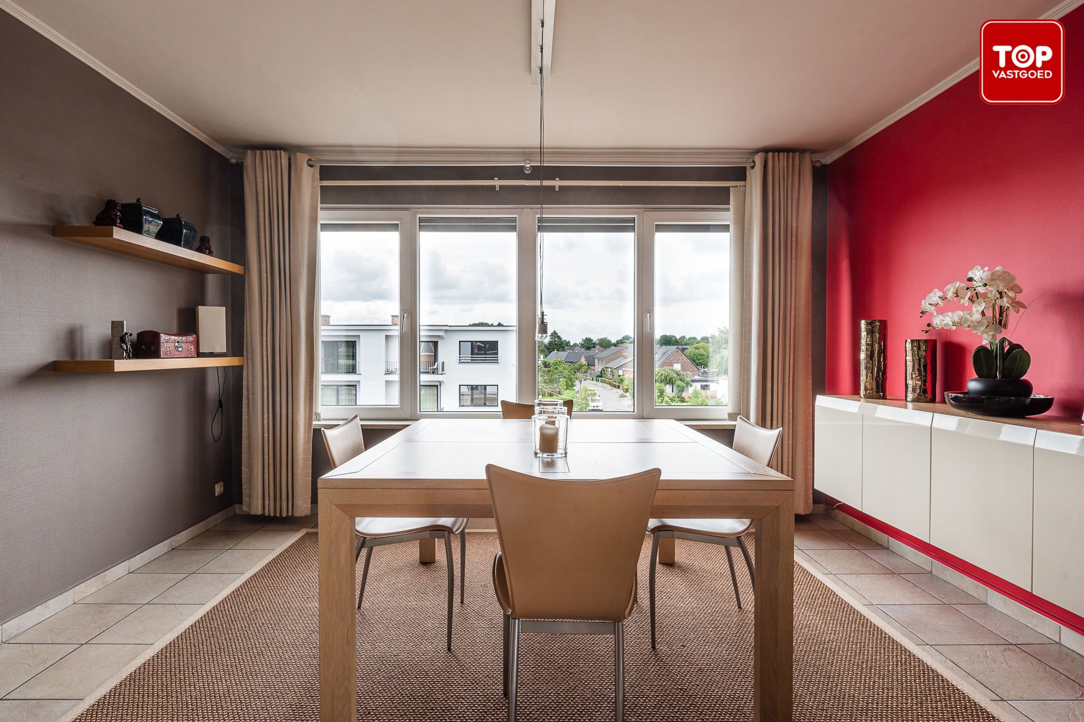 Instapklaar 2-slaapkamer appartement met garage en terras.  foto 10