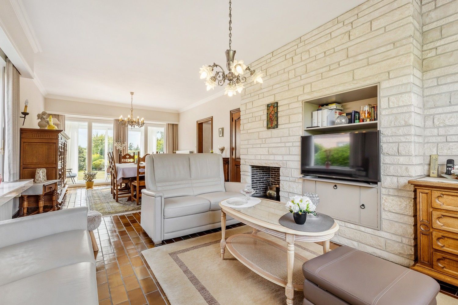 Perfect onderhouden woning met 4 Slpkrs op 1469m2 met zicht op de velden foto 9