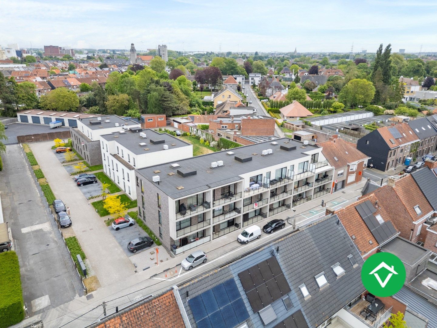 Recent, instapklaar appartement met één slaapkamer, ruim terras en autostaanplaats te Roeselare foto 26