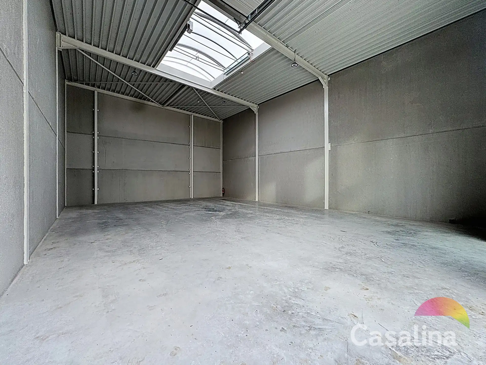 Nieuw magazijn van ±155 m² te huur – Strategische ligging foto 3